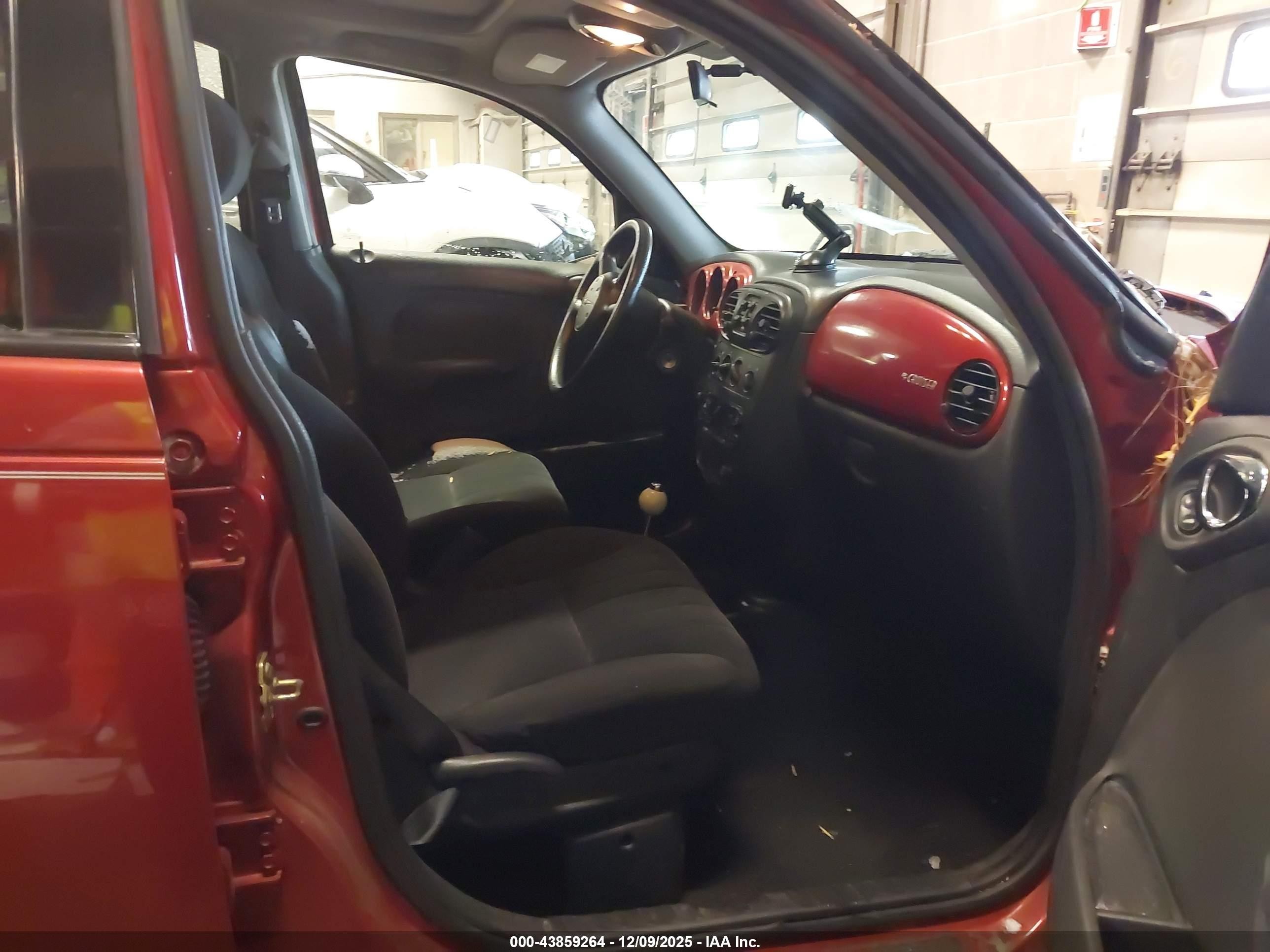 2004 Chrysler Pt Cruiser Touring Red vin: 3C4FY58B24T303831
