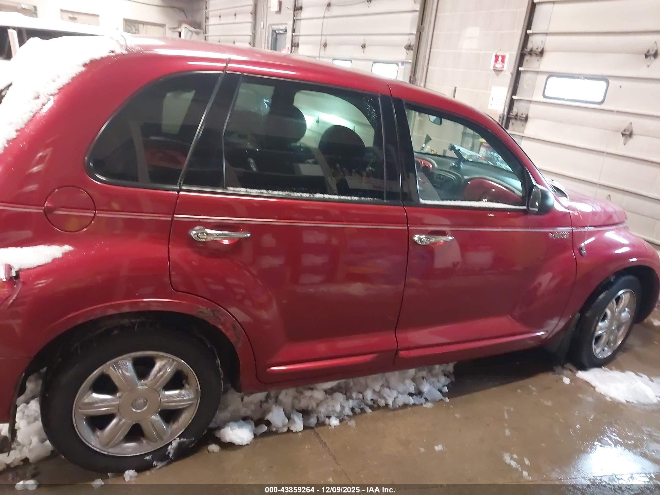 2004 Chrysler Pt Cruiser Touring Red vin: 3C4FY58B24T303831