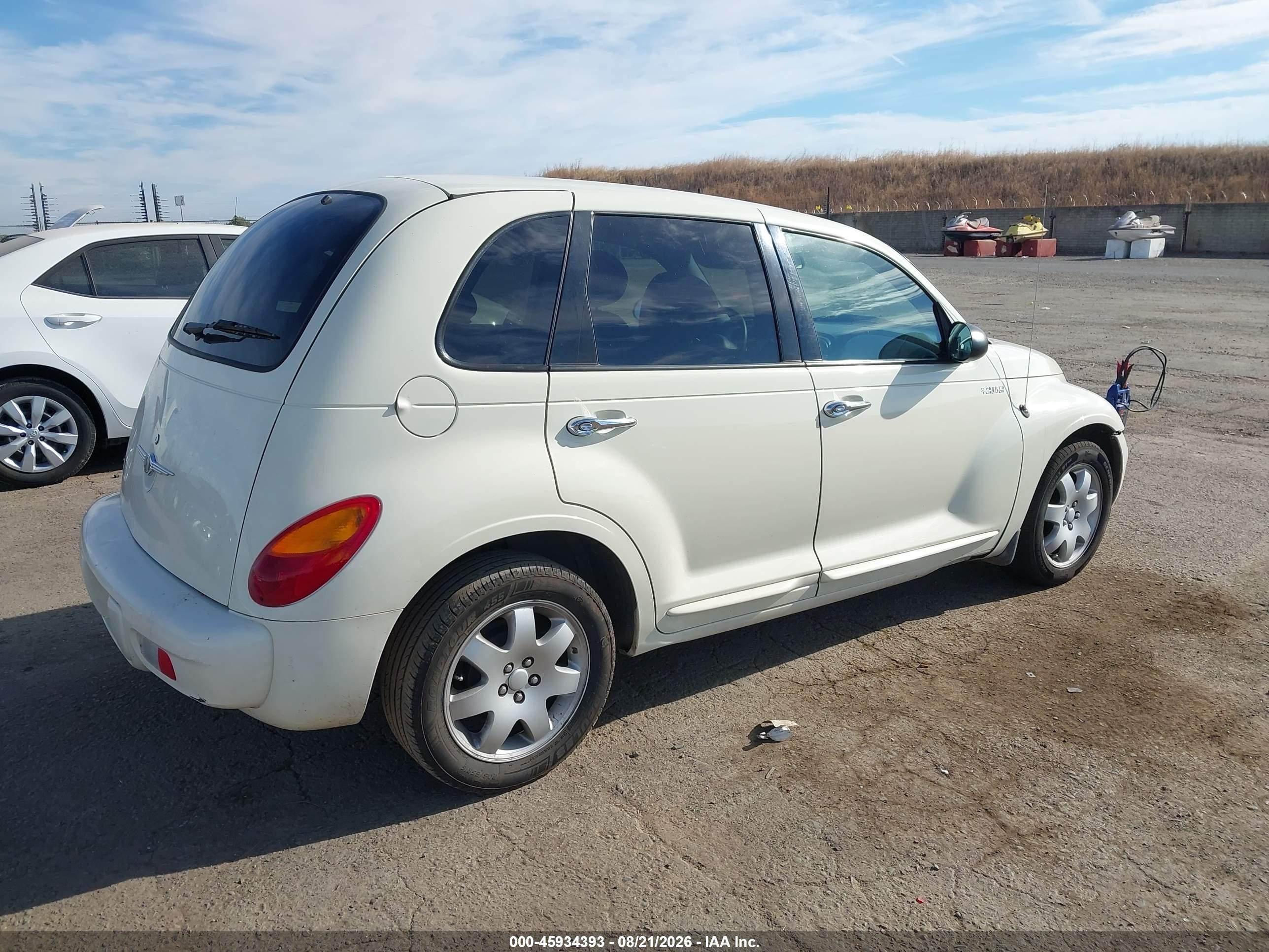 2004 Chrysler Pt Cruiser Touring White vin: 3C4FY58B24T365276