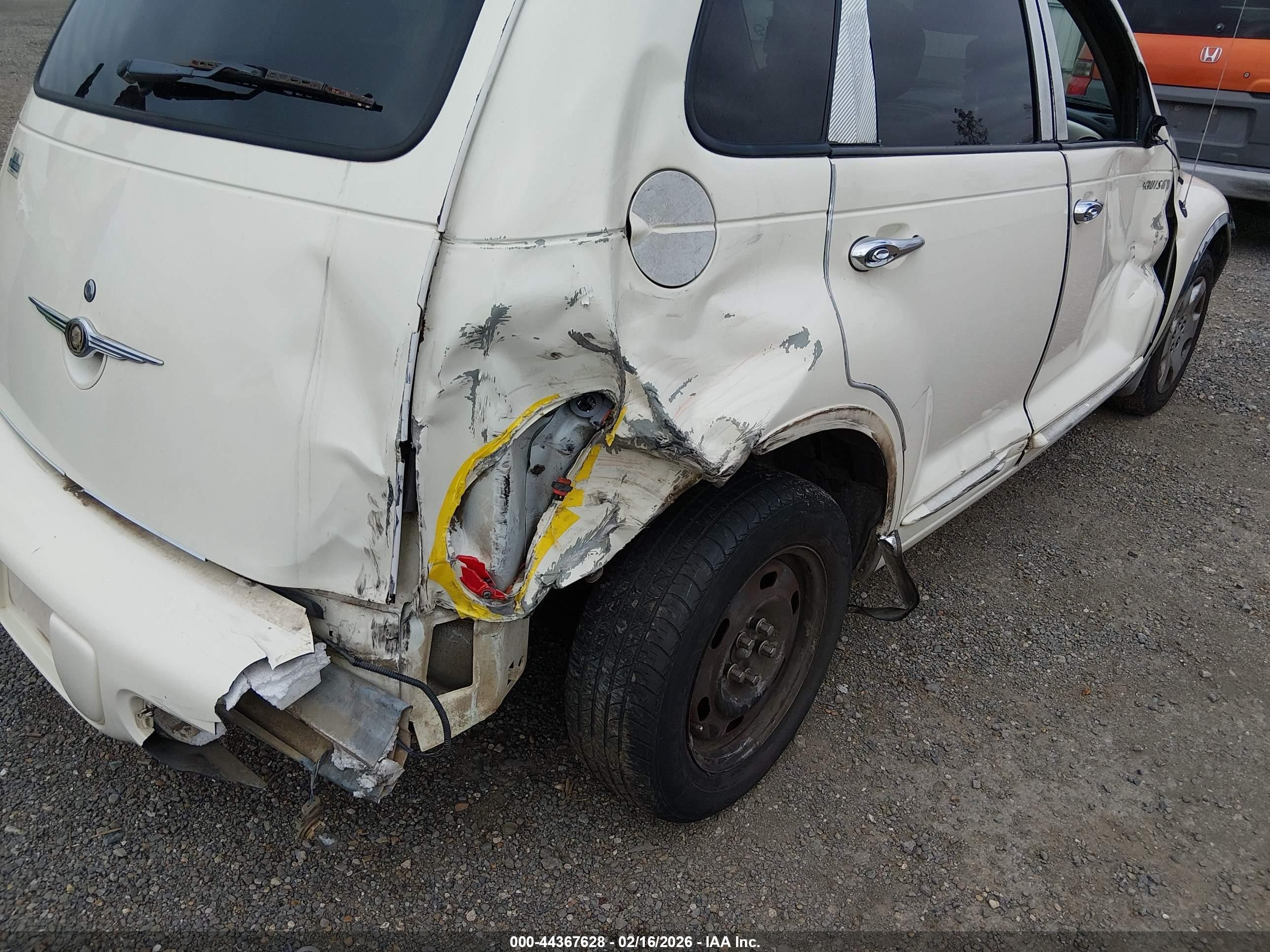2005 Chrysler Pt Cruiser Touring White vin: 3C4FY58B25T606531