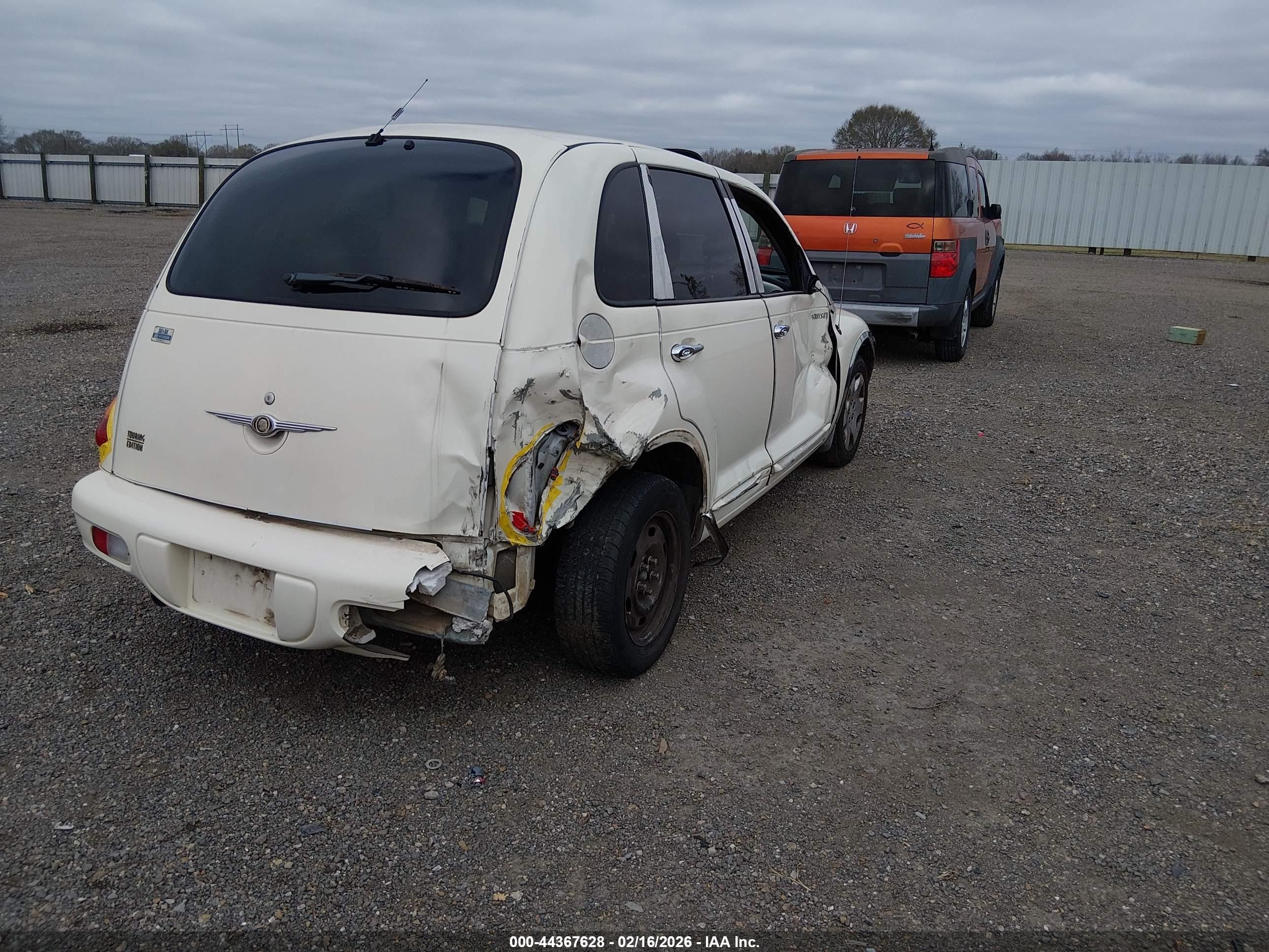 2005 Chrysler Pt Cruiser Touring White vin: 3C4FY58B25T606531