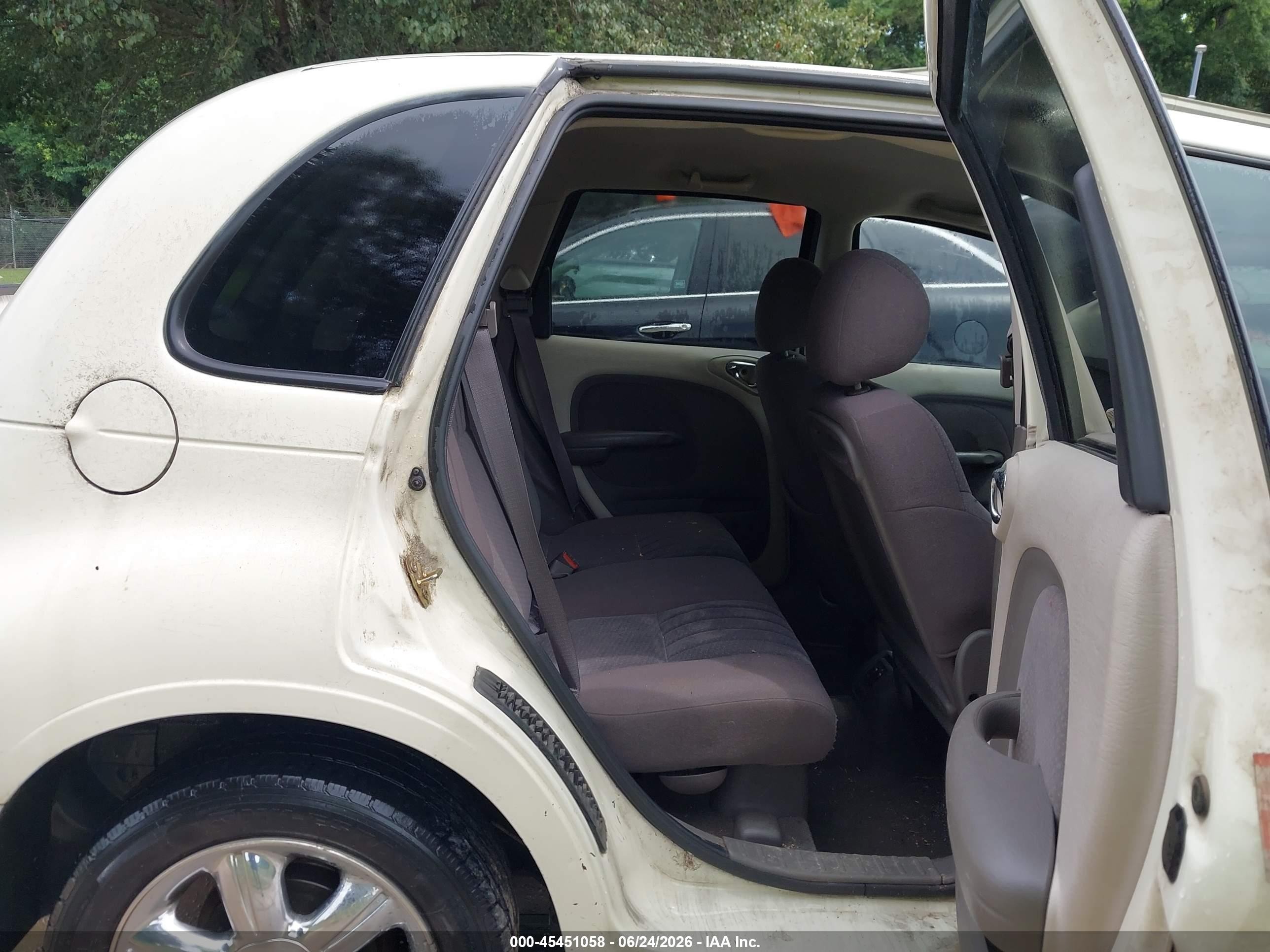 2004 Chrysler Pt Cruiser Touring White vin: 3C4FY58B34T287901