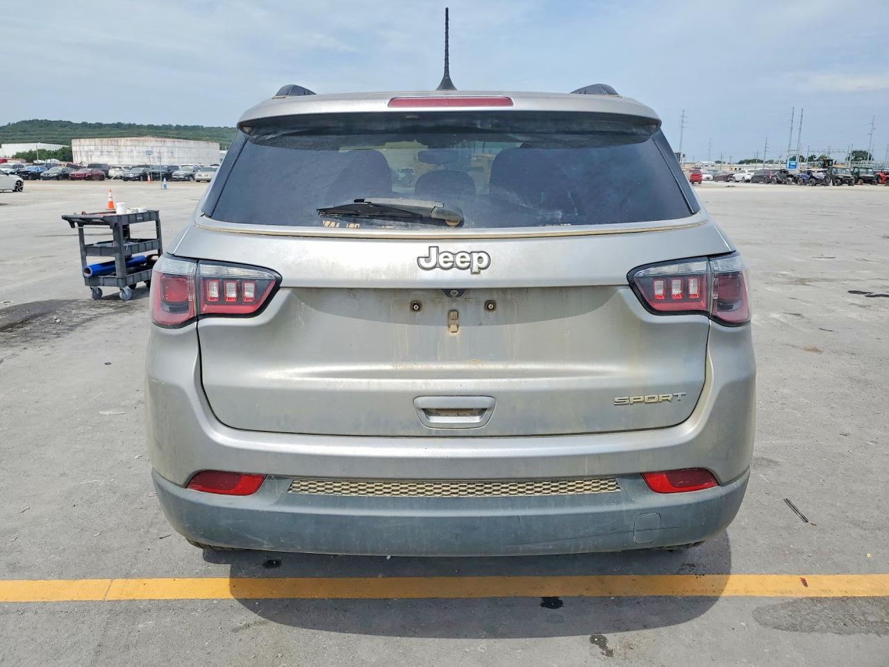 2019 Jeep Compass Sport Silver vin: 3C4NJCAB0KT700031