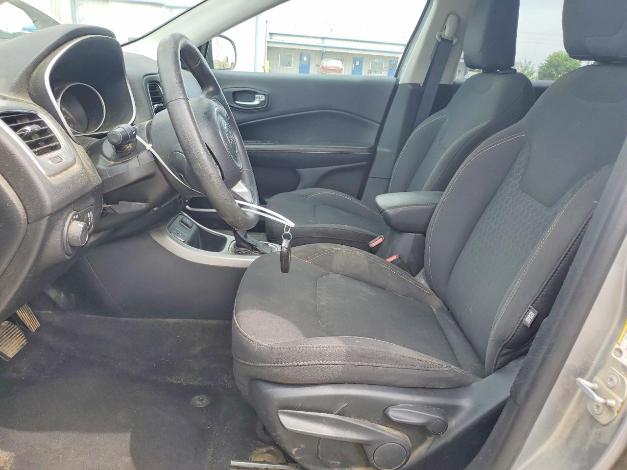 2019 Jeep Compass Sport Silver vin: 3C4NJCAB0KT700031