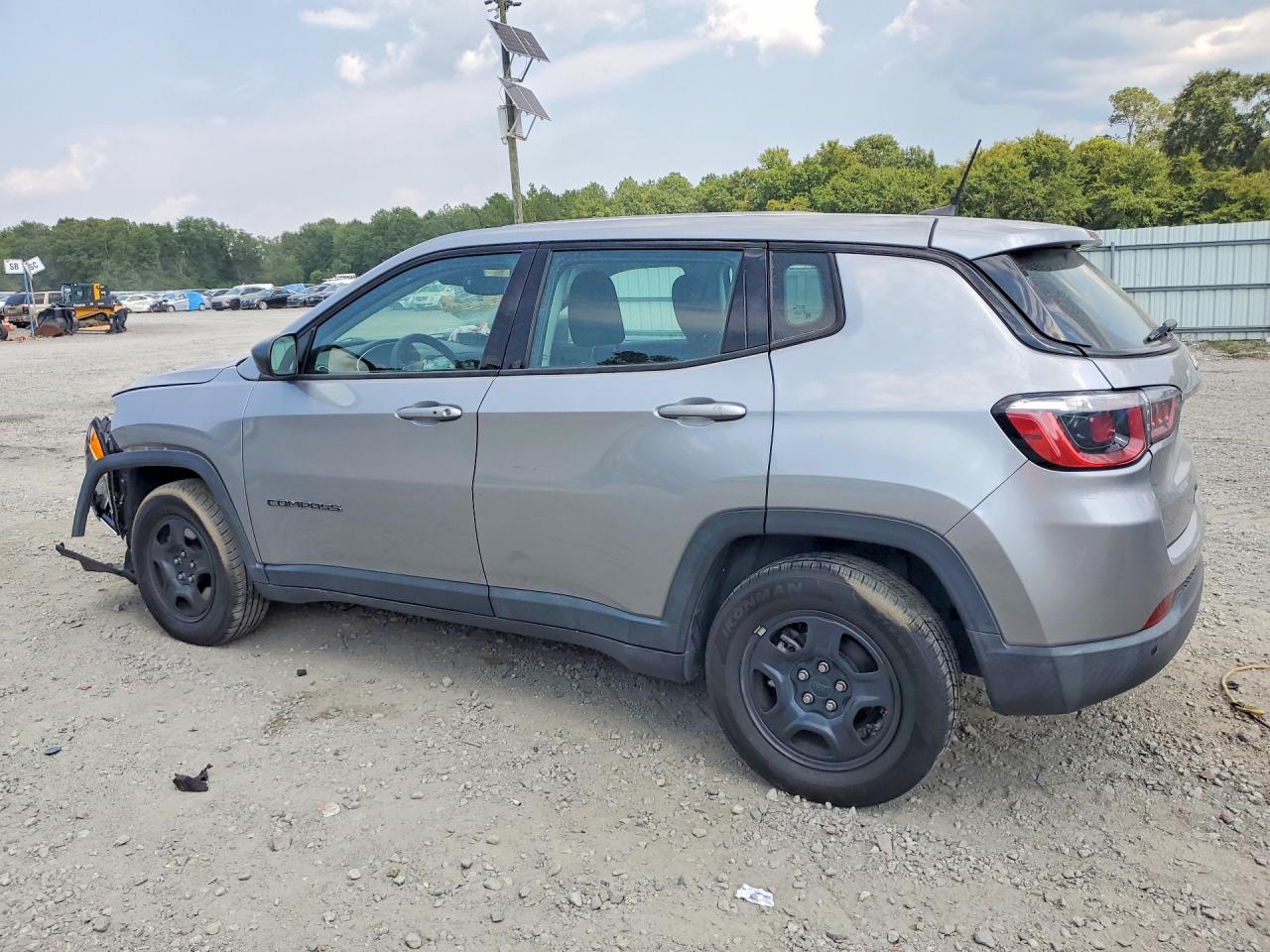 2018 Jeep Compass Sport Silver vin: 3C4NJCAB2JT495035
