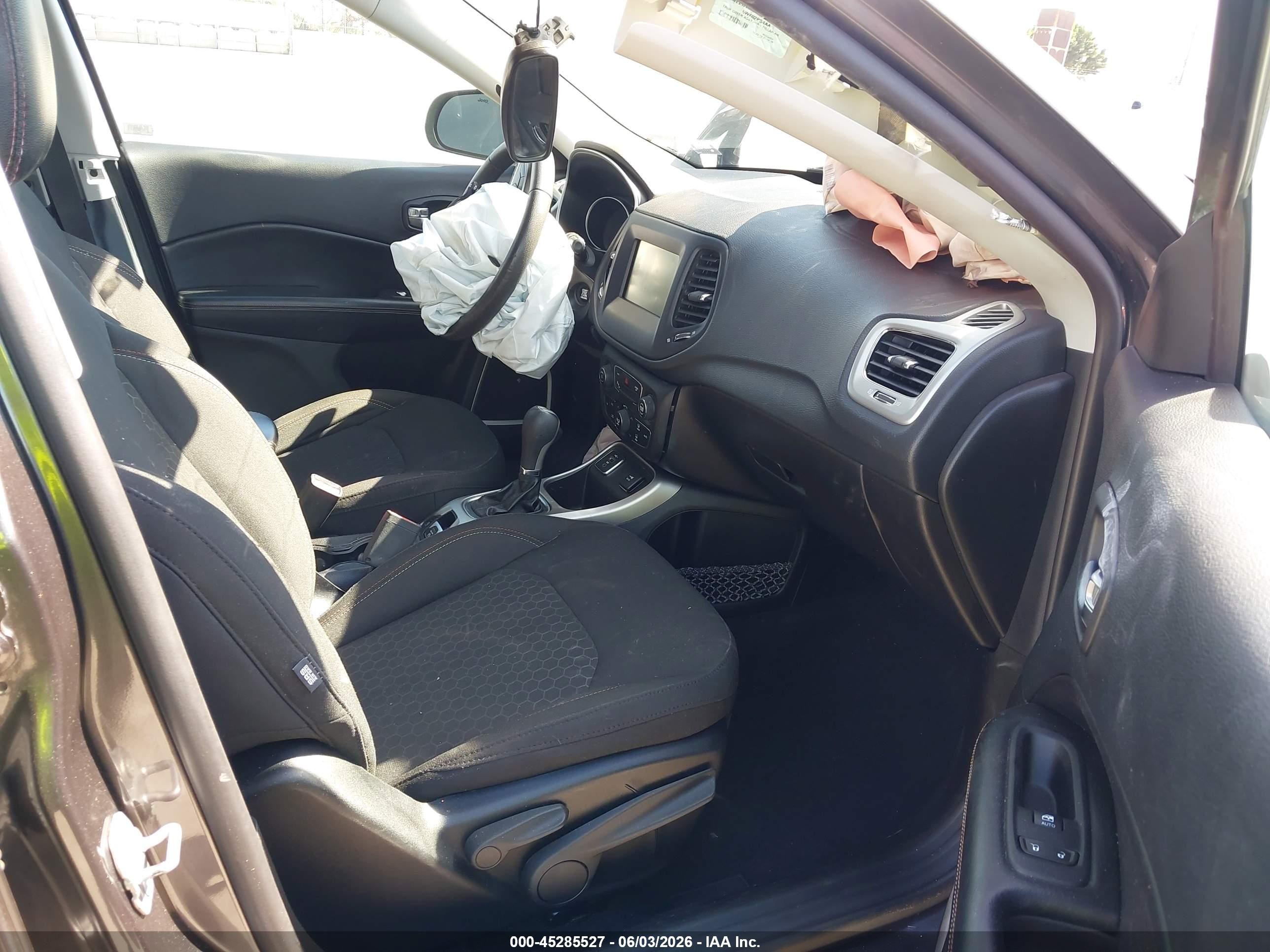 2020 Jeep Compass Sport Fwd Gray vin: 3C4NJCAB3LT169893