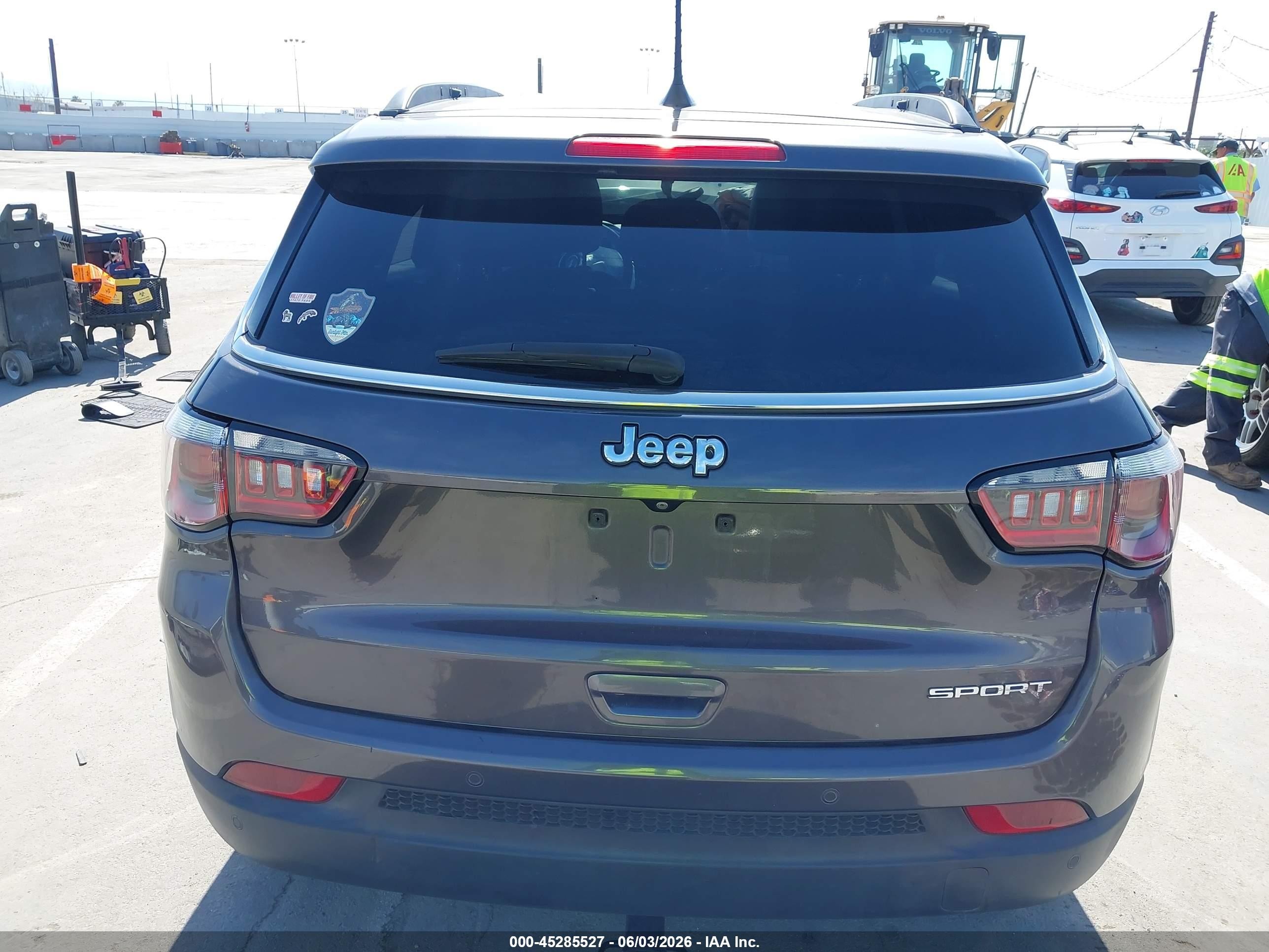 2020 Jeep Compass Sport Fwd Gray vin: 3C4NJCAB3LT169893