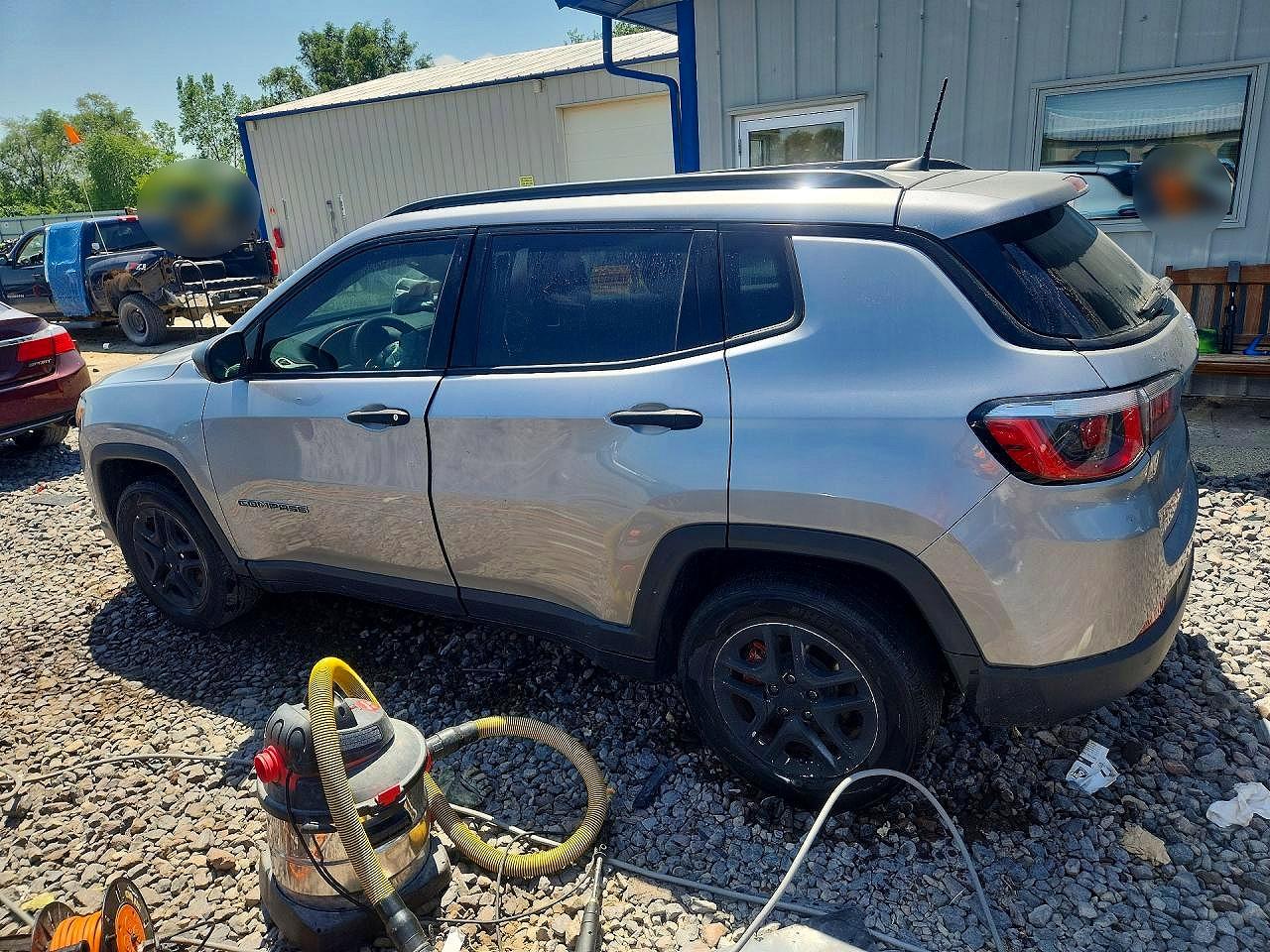 2017 Jeep Compass Sport Silver vin: 3C4NJCABXHT668391