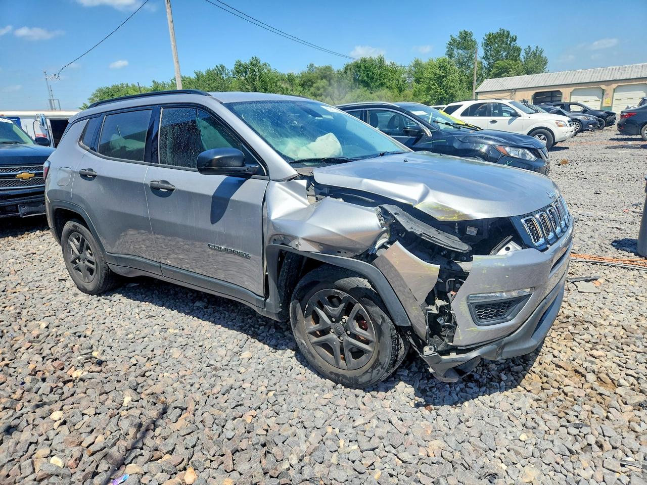 2017 Jeep Compass Sport Silver vin: 3C4NJCABXHT668391