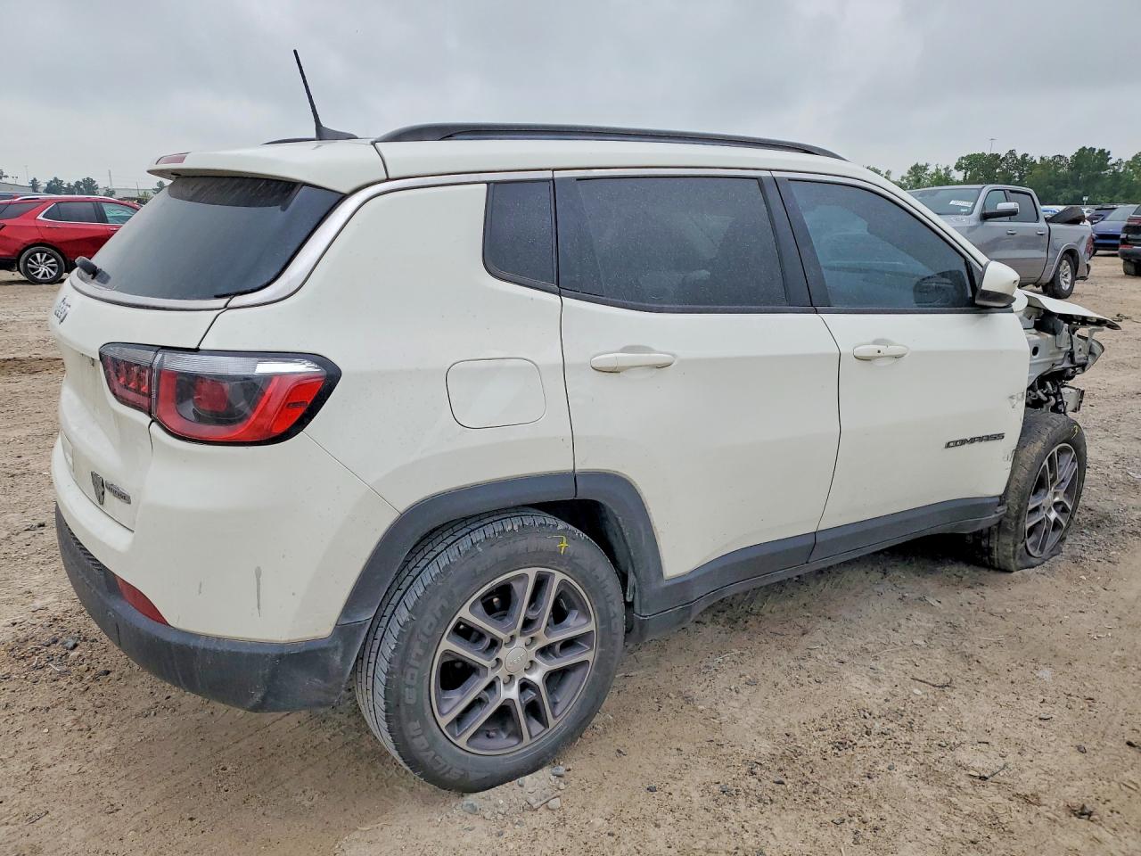 2020 Jeep Compass Latitude White vin: 3C4NJCBB1LT142979