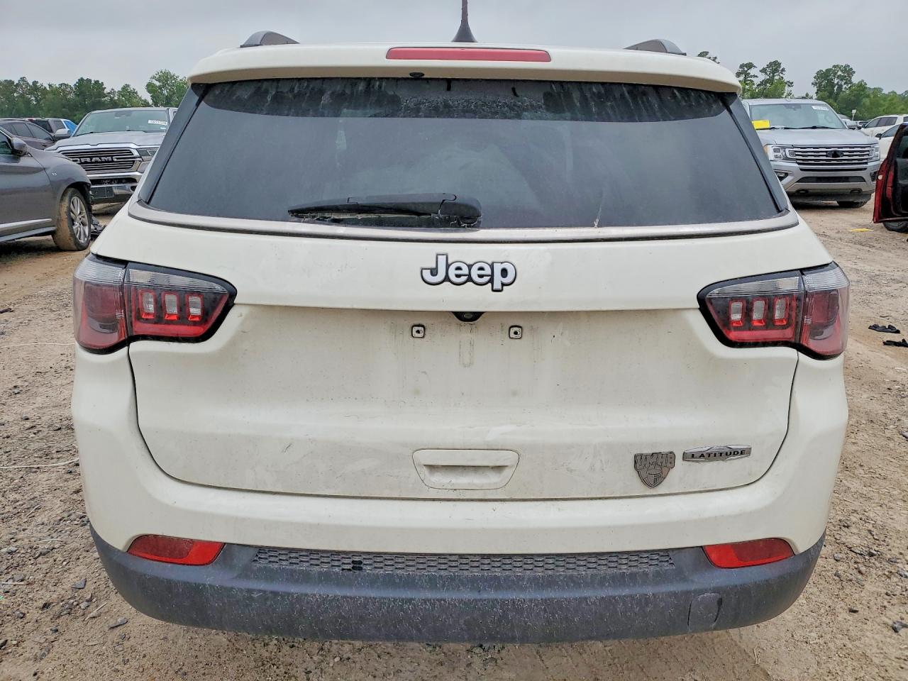 2020 Jeep Compass Latitude White vin: 3C4NJCBB1LT142979