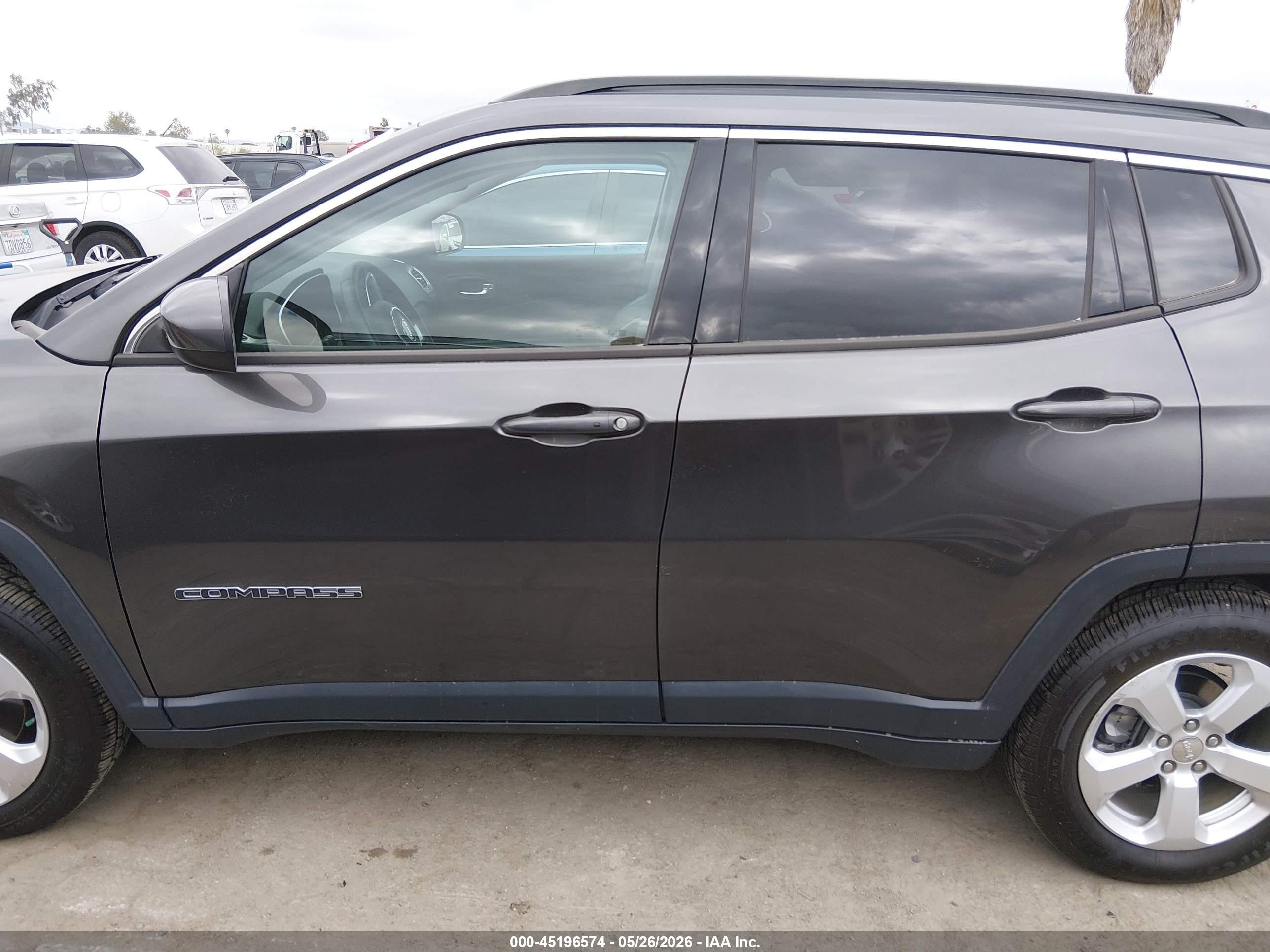 2020 Jeep Compass Latitude Fwd Серый vin: 3C4NJCBB2LT108405