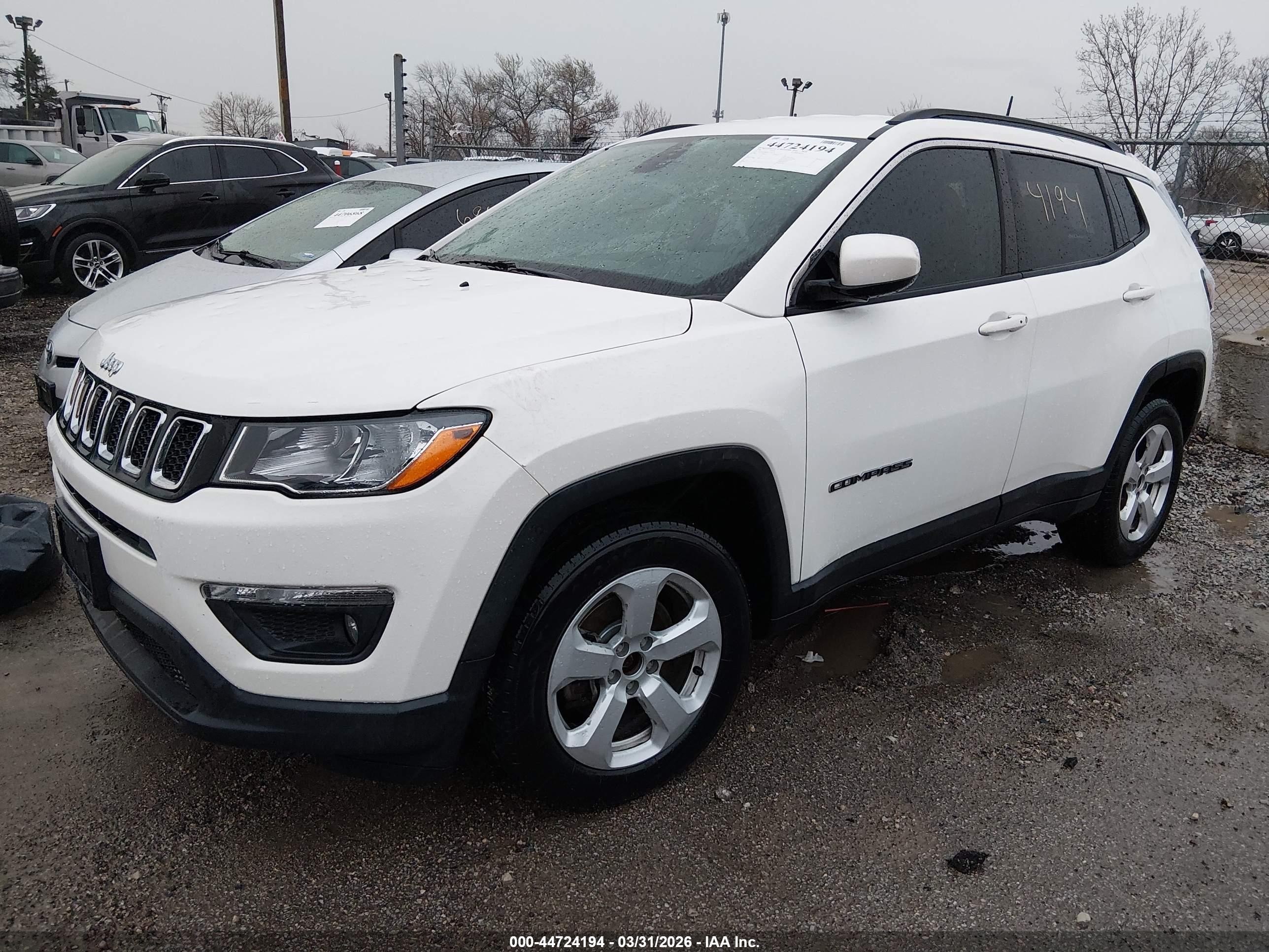 2018 Jeep Compass Latitude Fwd Белый vin: 3C4NJCBB3JT356174
