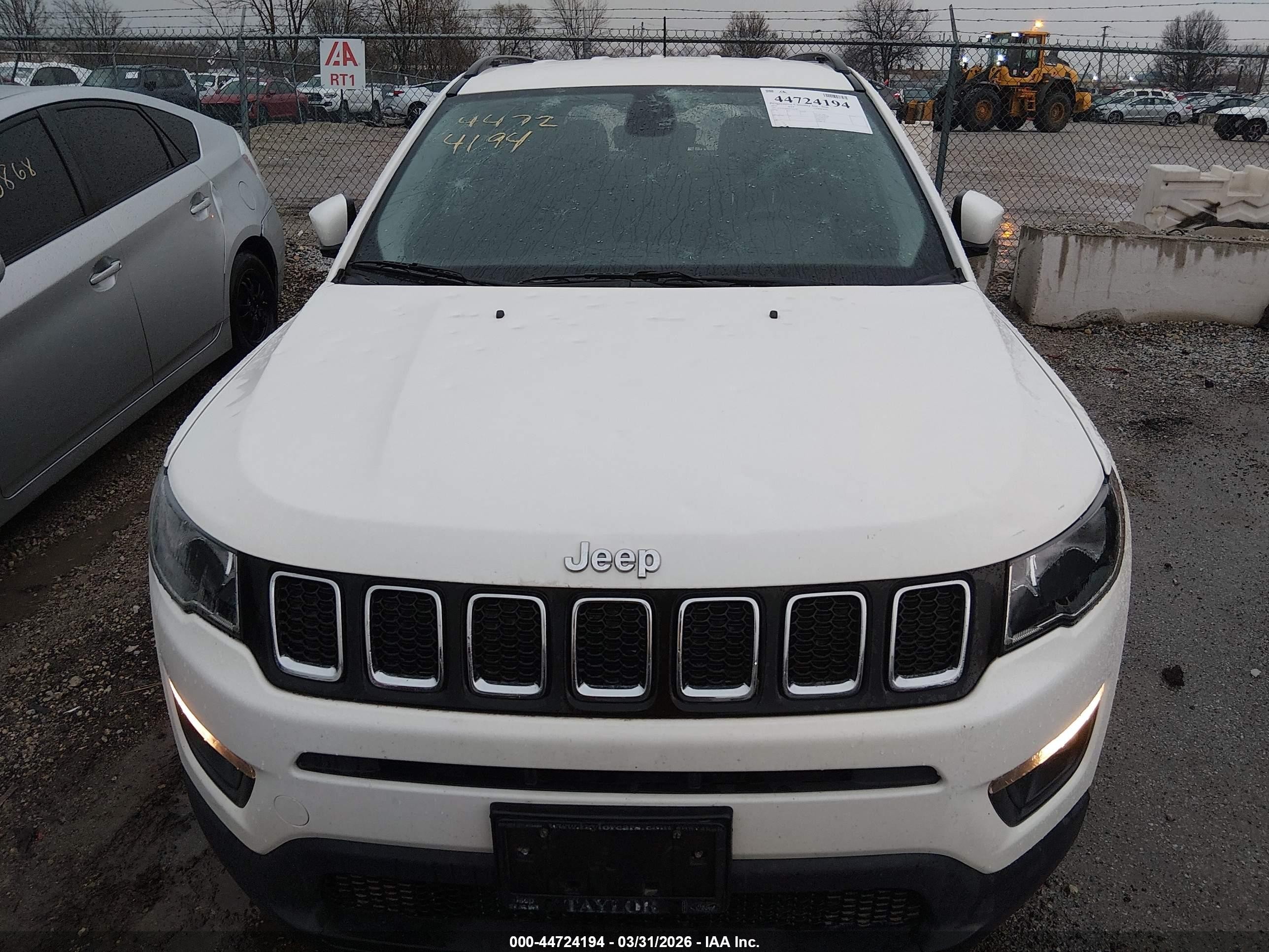 2018 Jeep Compass Latitude Fwd Белый vin: 3C4NJCBB3JT356174