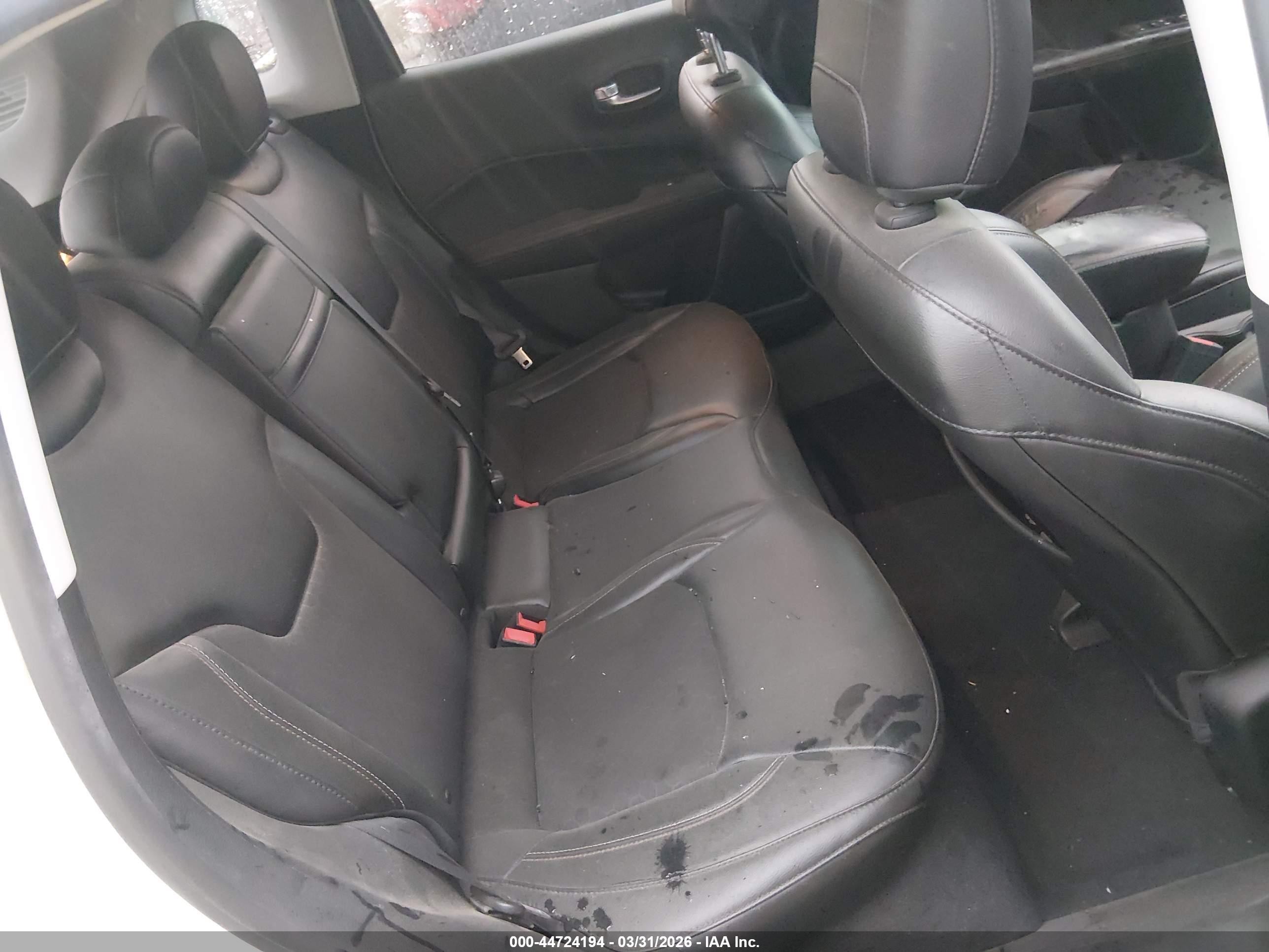 2018 Jeep Compass Latitude Fwd Белый vin: 3C4NJCBB3JT356174