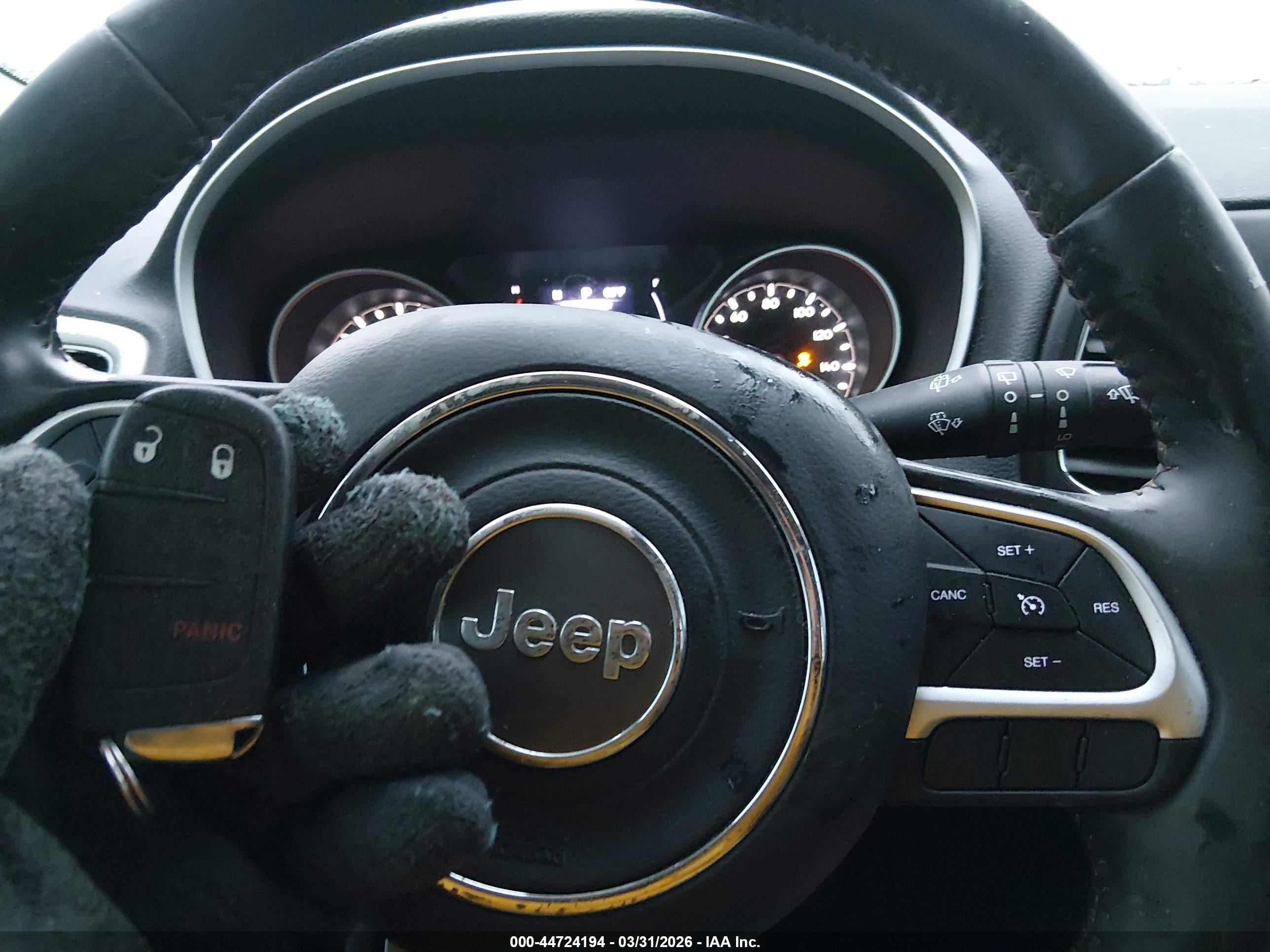2018 Jeep Compass Latitude Fwd Белый vin: 3C4NJCBB3JT356174