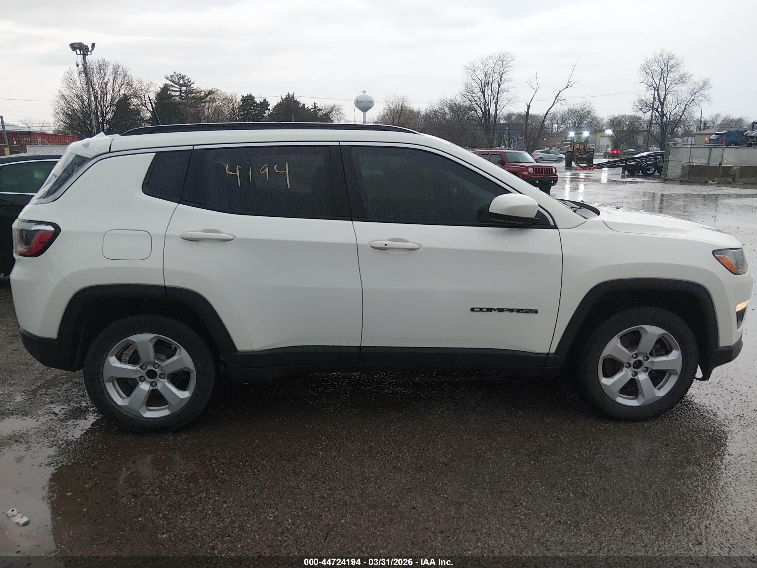 2018 Jeep Compass Latitude Fwd Белый vin: 3C4NJCBB3JT356174