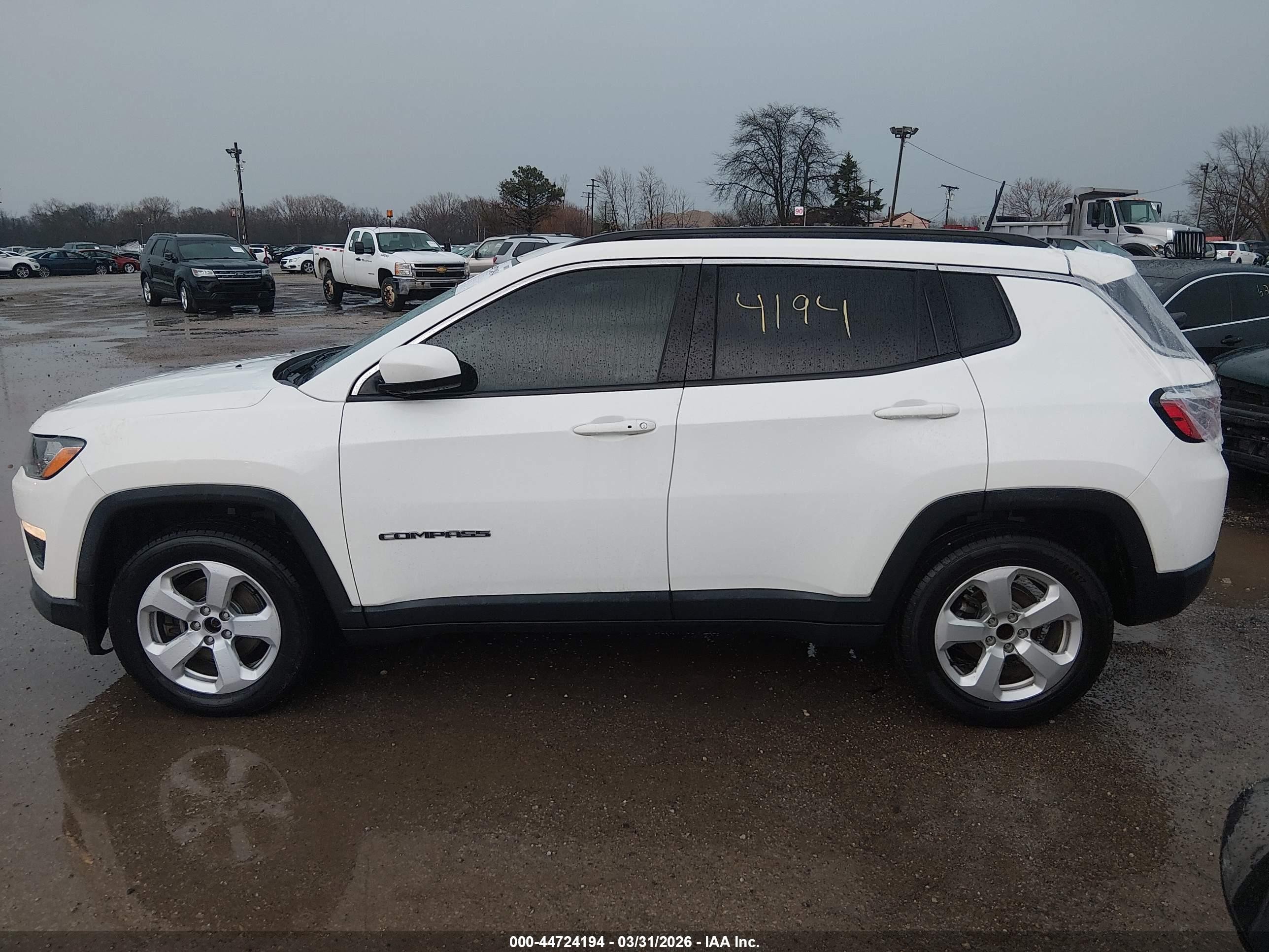 2018 Jeep Compass Latitude Fwd Белый vin: 3C4NJCBB3JT356174