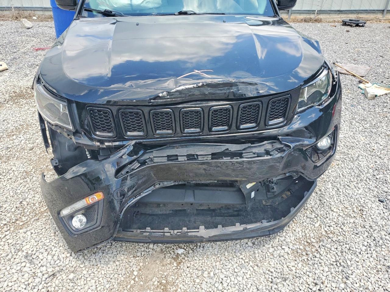 2018 Jeep Compass Latitude Black vin: 3C4NJCBB3JT487511