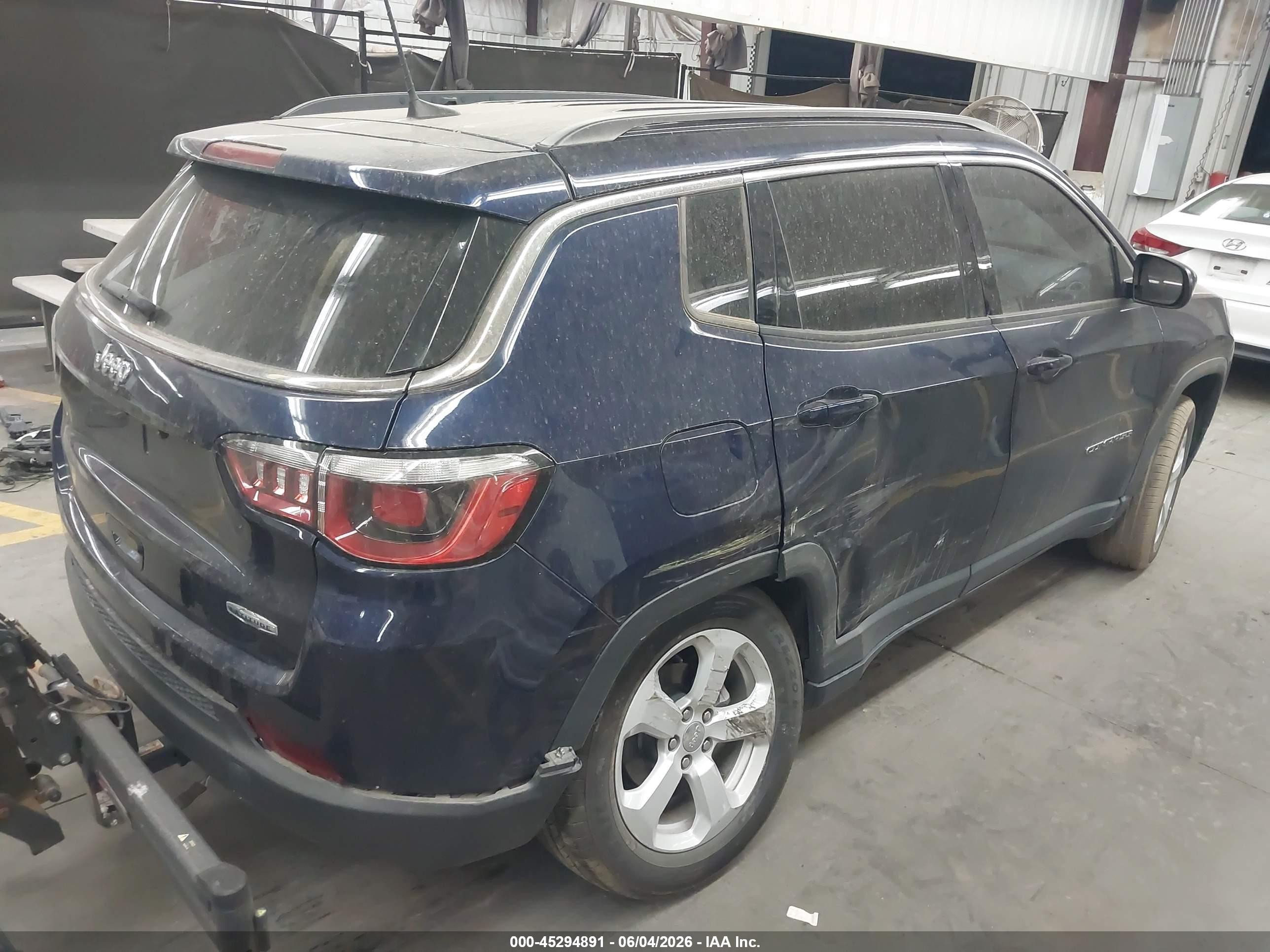 2019 Jeep Compass Latitude Fwd Blue vin: 3C4NJCBB3KT833168