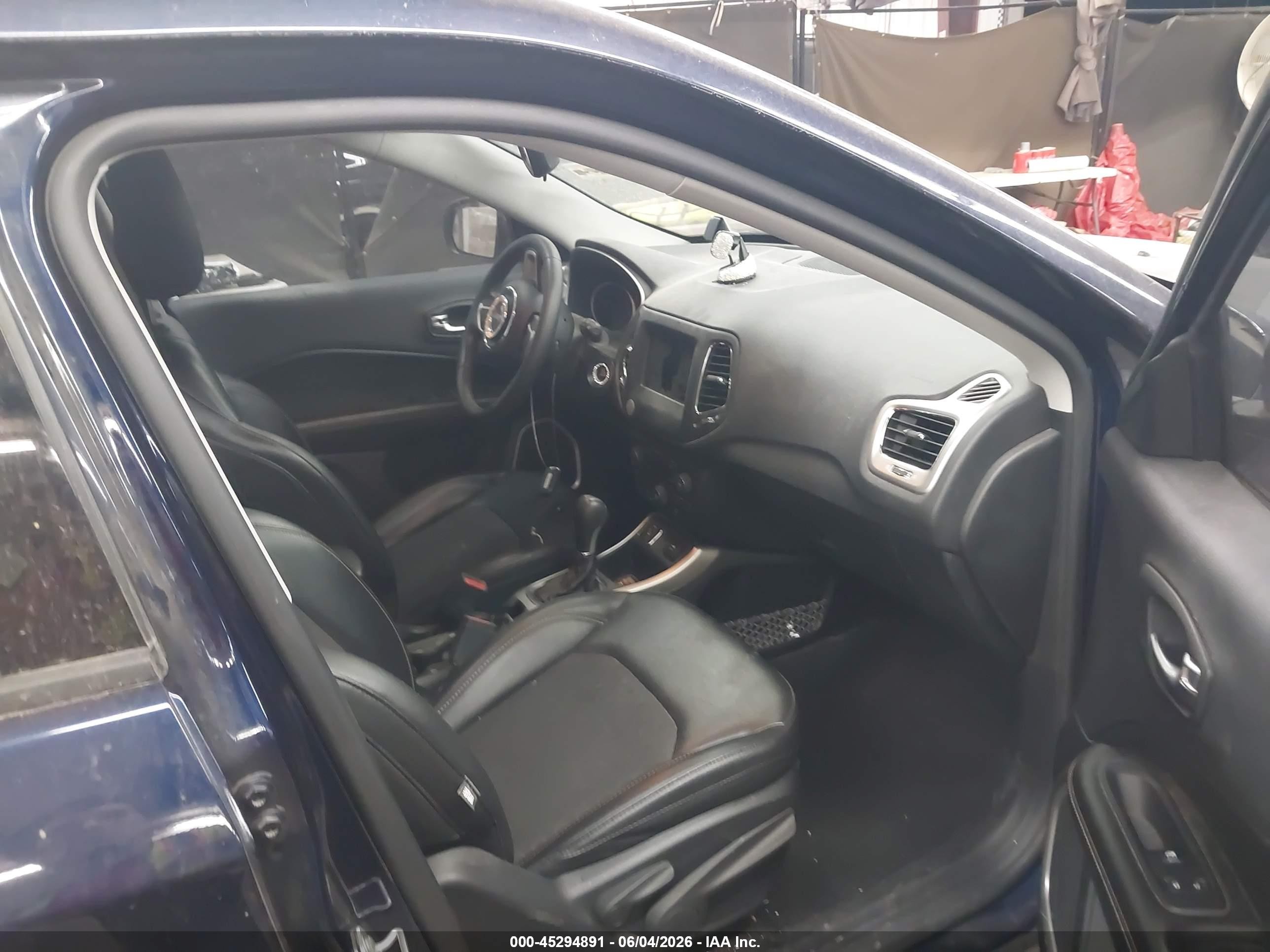 2019 Jeep Compass Latitude Fwd Blue vin: 3C4NJCBB3KT833168