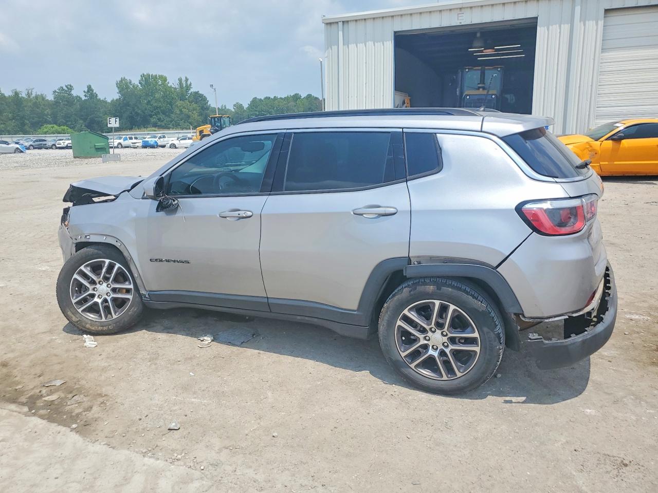 2018 Jeep Compass Latitude Gray vin: 3C4NJCBB4JT487792