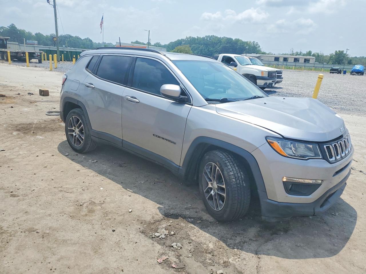 2018 Jeep Compass Latitude Gray vin: 3C4NJCBB4JT487792
