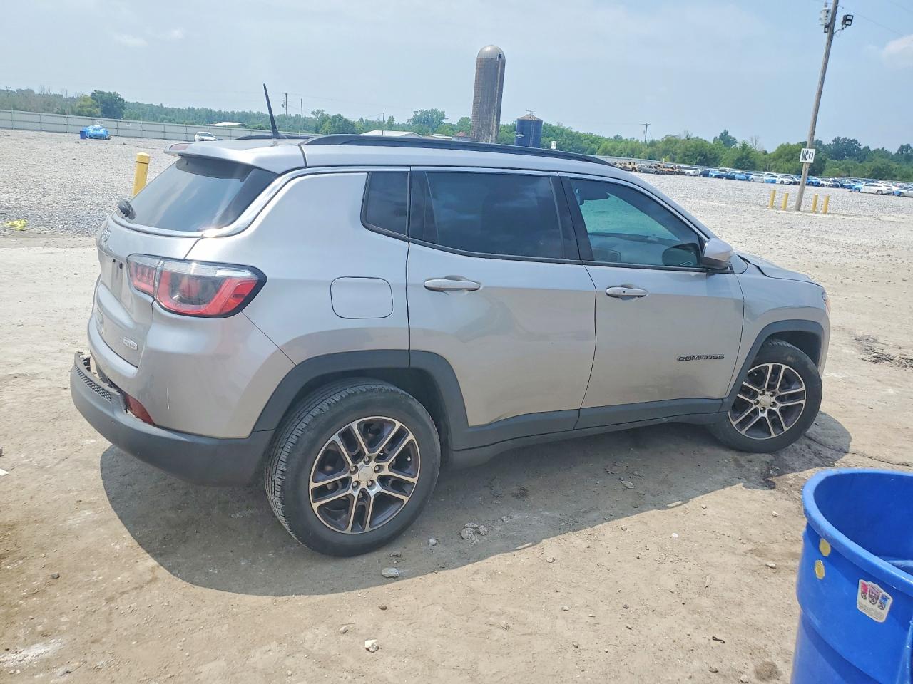 2018 Jeep Compass Latitude Gray vin: 3C4NJCBB4JT487792