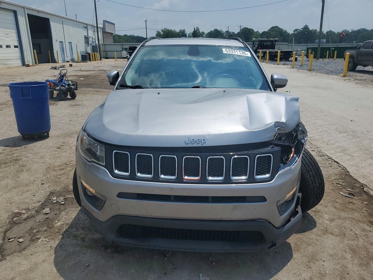 2018 Jeep Compass Latitude Gray vin: 3C4NJCBB4JT487792