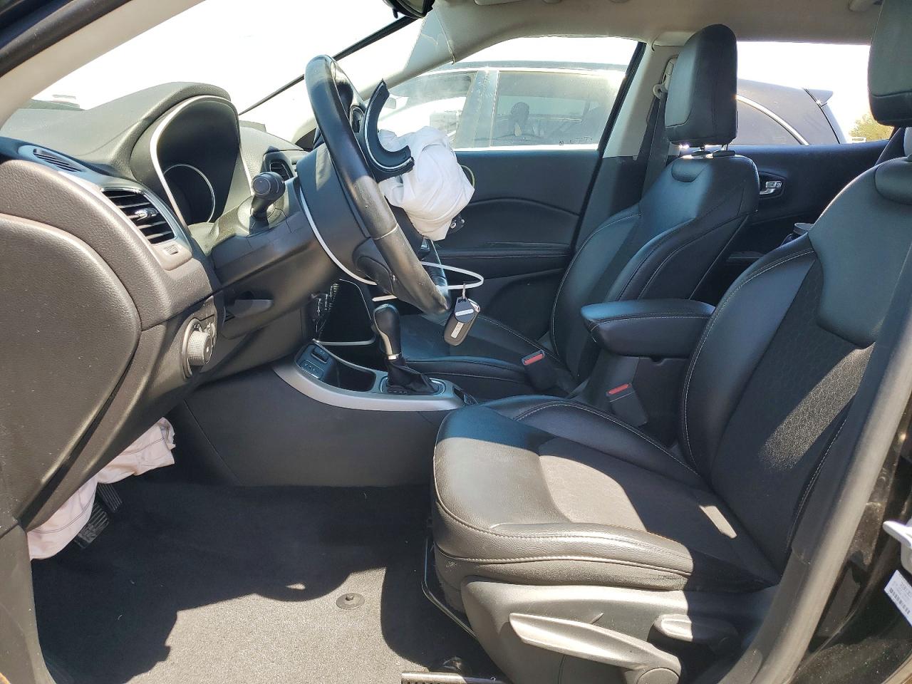 2018 Jeep Compass Latitude Black vin: 3C4NJCBB5JT411594