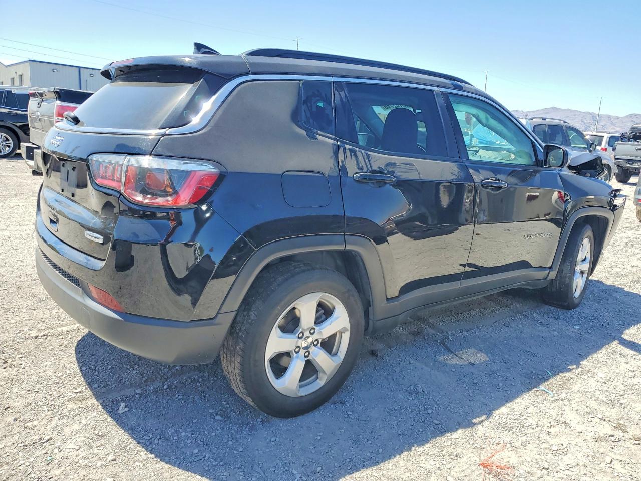 2018 Jeep Compass Latitude Black vin: 3C4NJCBB5JT411594