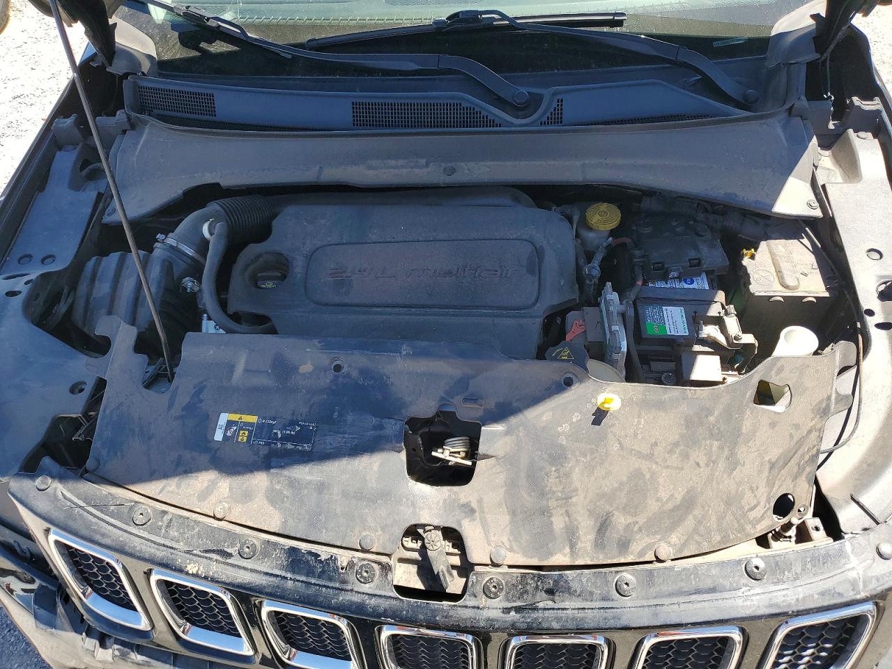 2018 Jeep Compass Latitude Black vin: 3C4NJCBB5JT411594