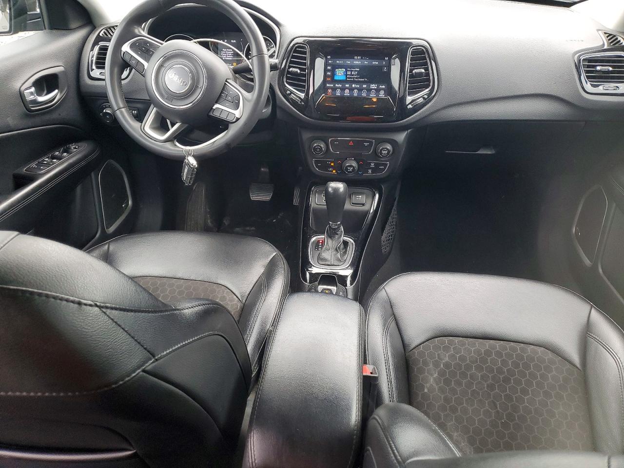 2021 Jeep Compass Latitude Серый vin: 3C4NJCBB5MT604168