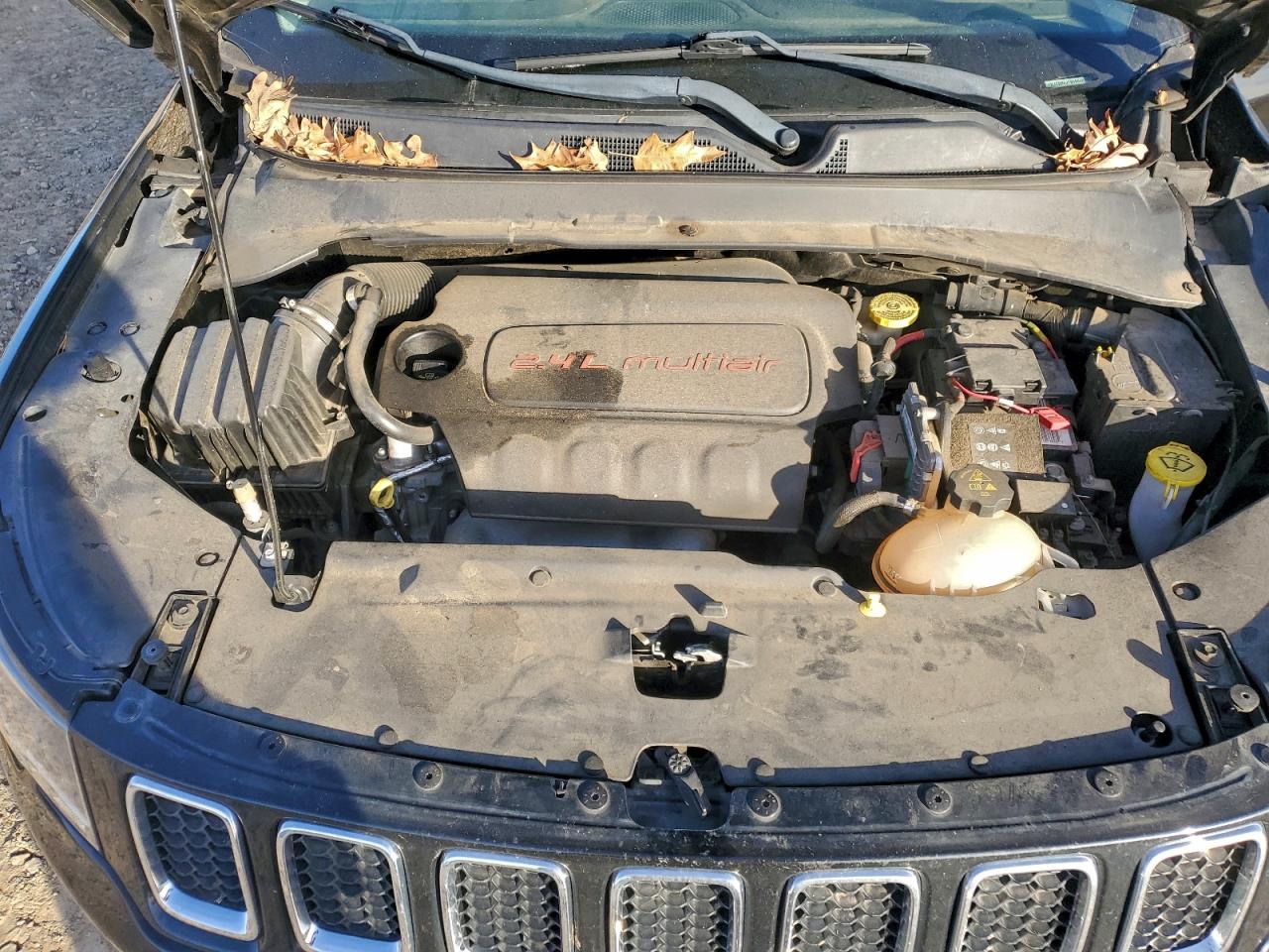 2018 Jeep Compass Latitude Black vin: 3C4NJCBB6JT309060