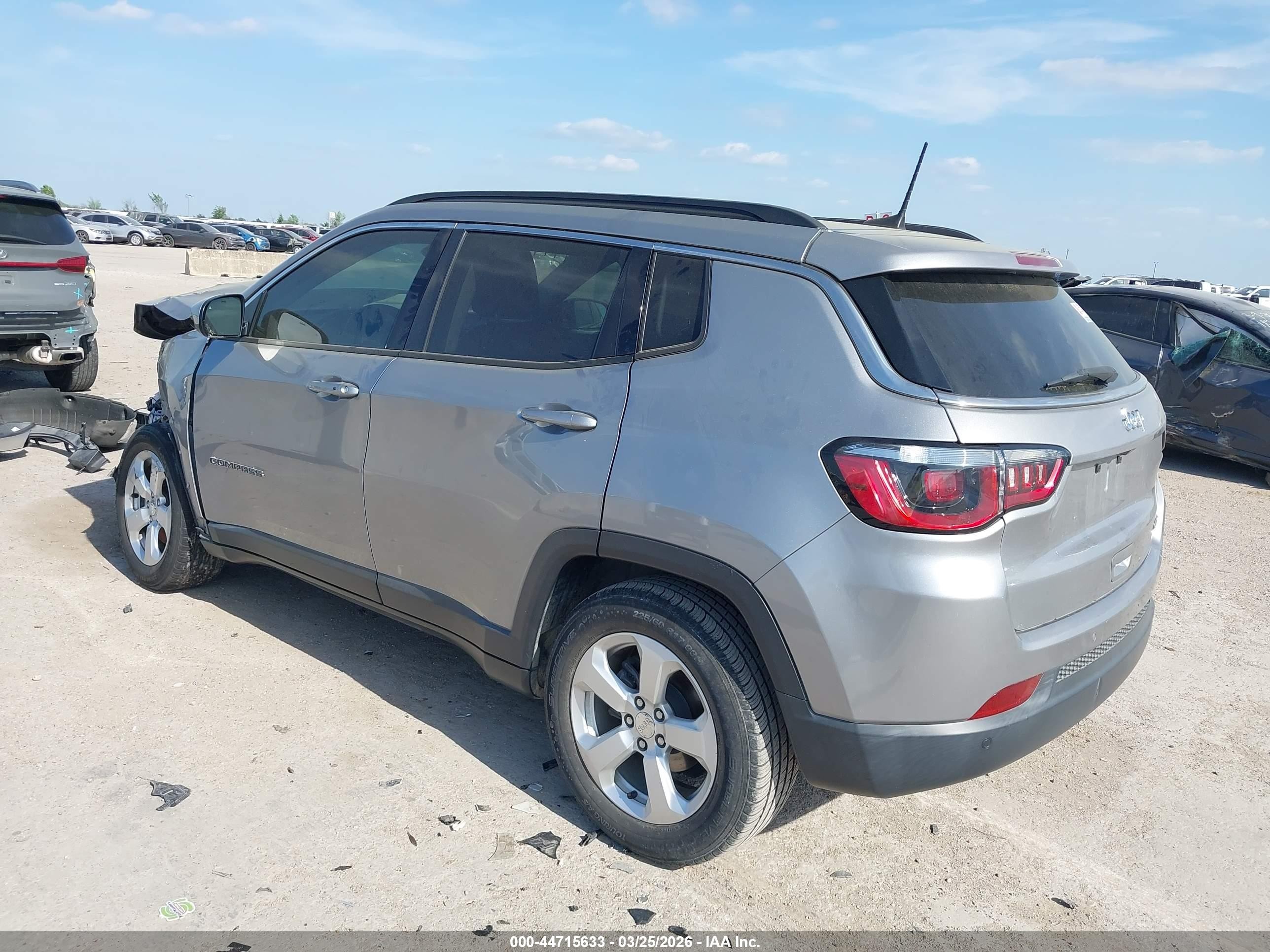 2018 Jeep Compass Latitude Fwd Gray vin: 3C4NJCBB7JT226303