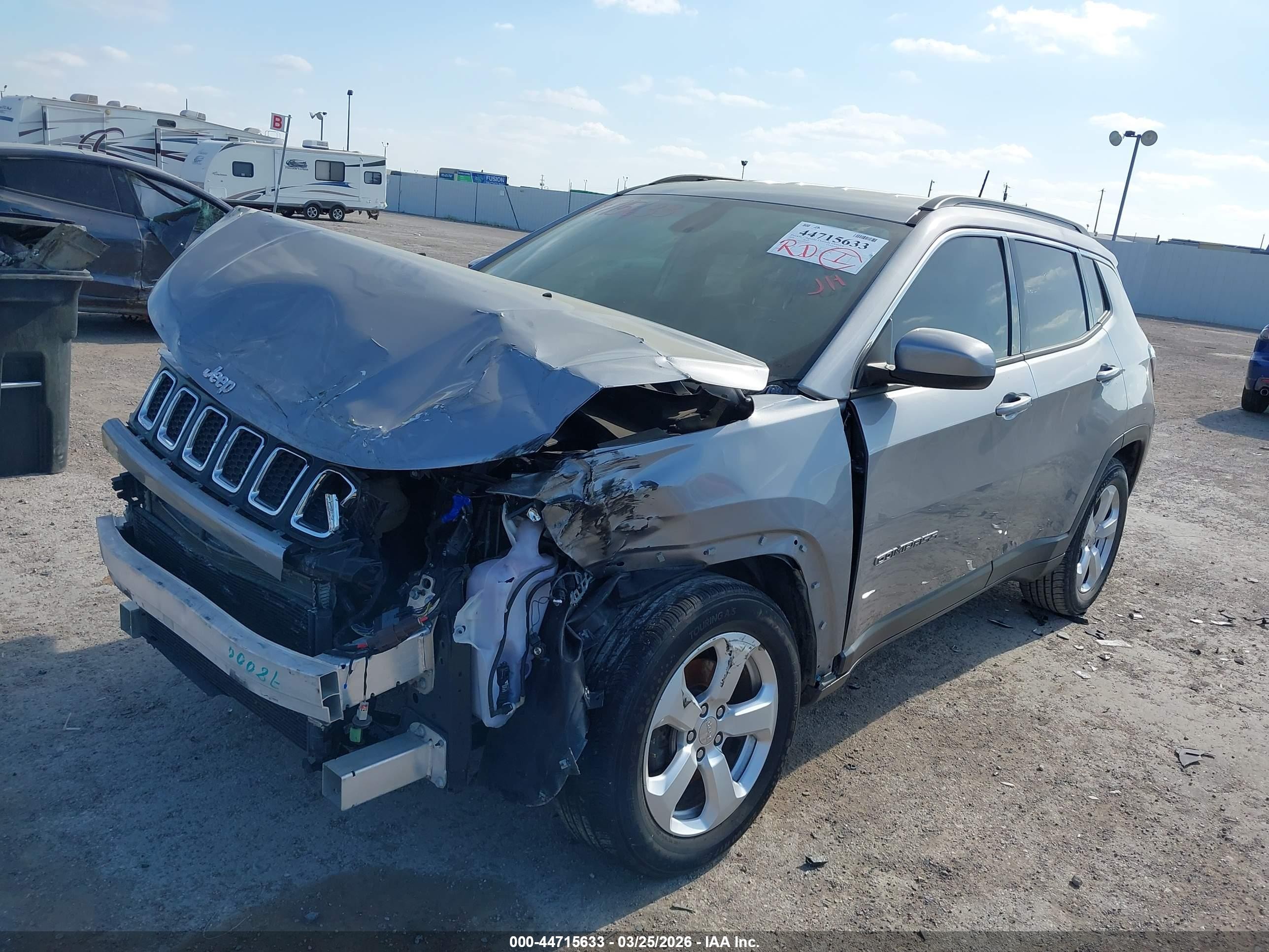 2018 Jeep Compass Latitude Fwd Gray vin: 3C4NJCBB7JT226303