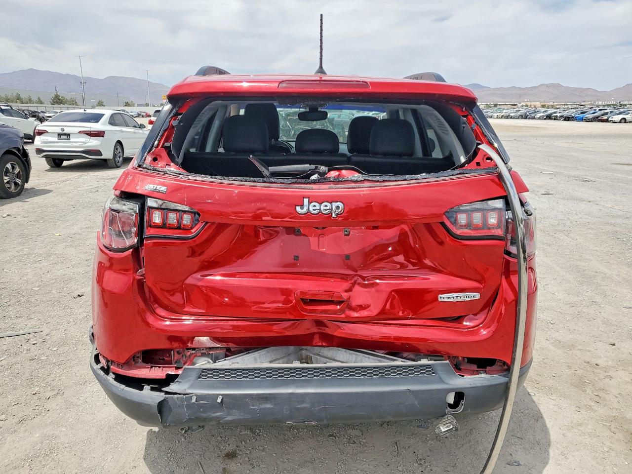 2017 Jeep Compass Latitude Красный vin: 3C4NJCBB8HT668808
