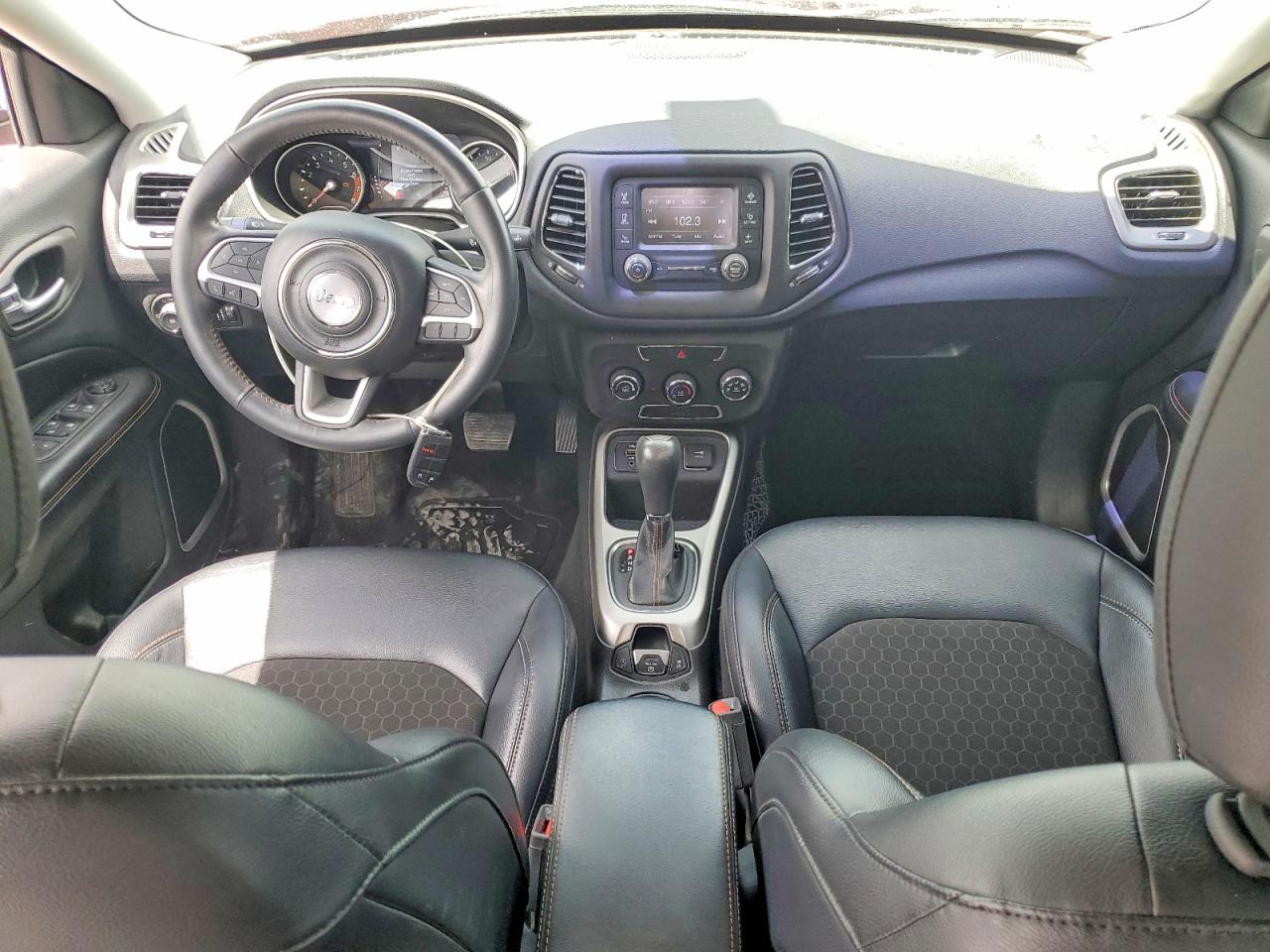2017 Jeep Compass Latitude Красный vin: 3C4NJCBB8HT668808