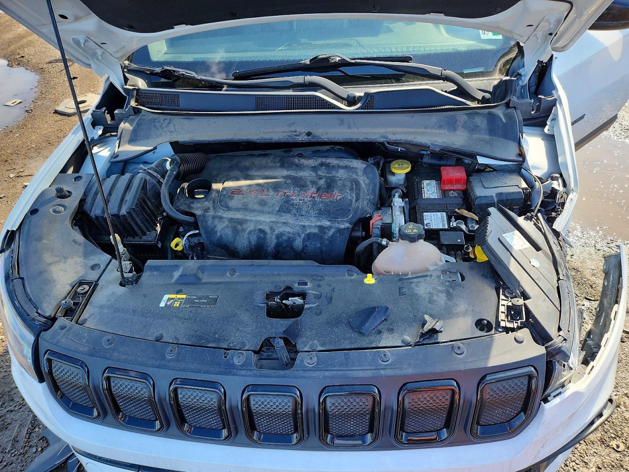 2022 Jeep Compass Latitude White vin: 3C4NJCBB8NT179854
