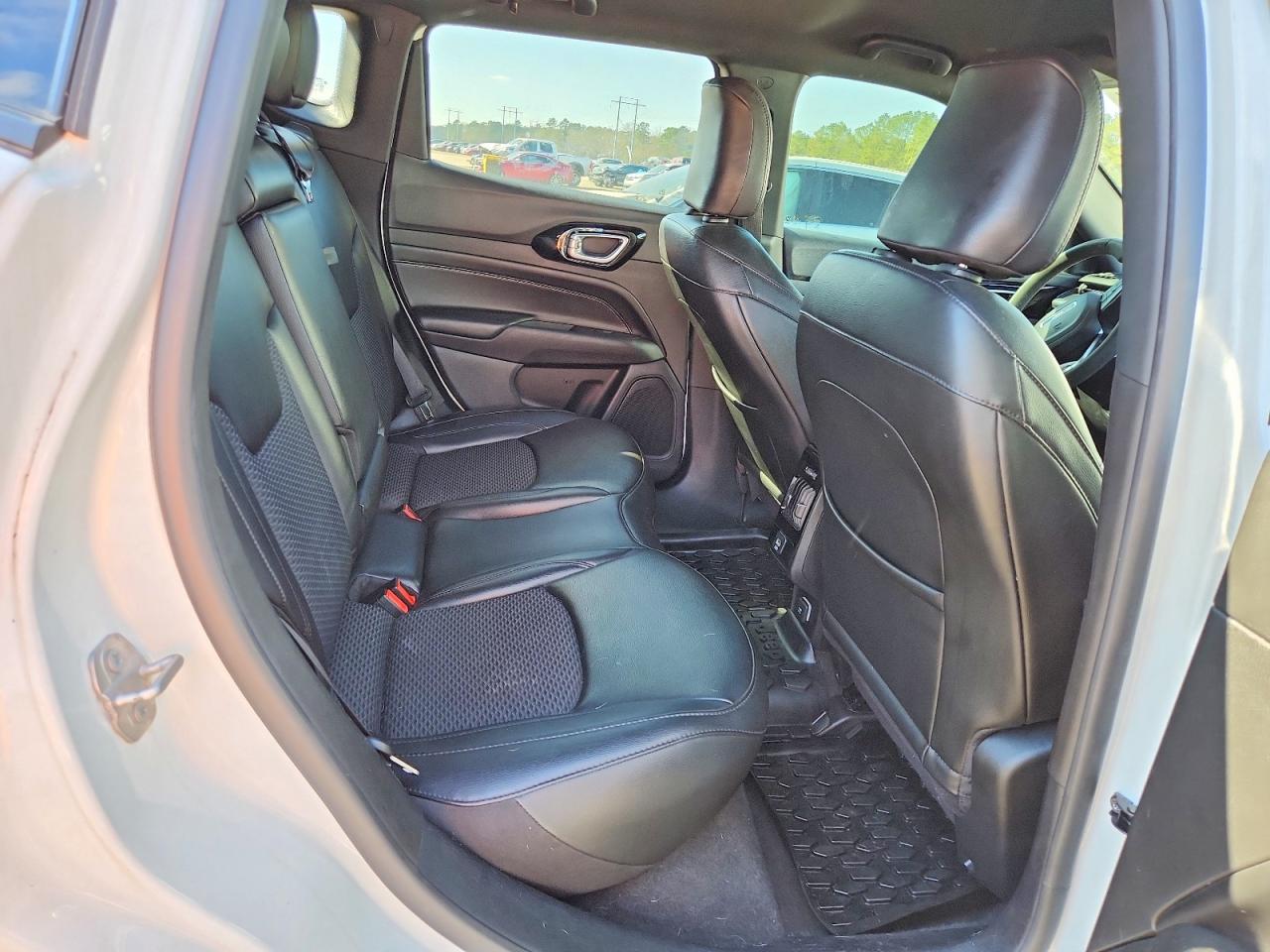 2022 Jeep Compass Latitude White vin: 3C4NJCBB8NT179854
