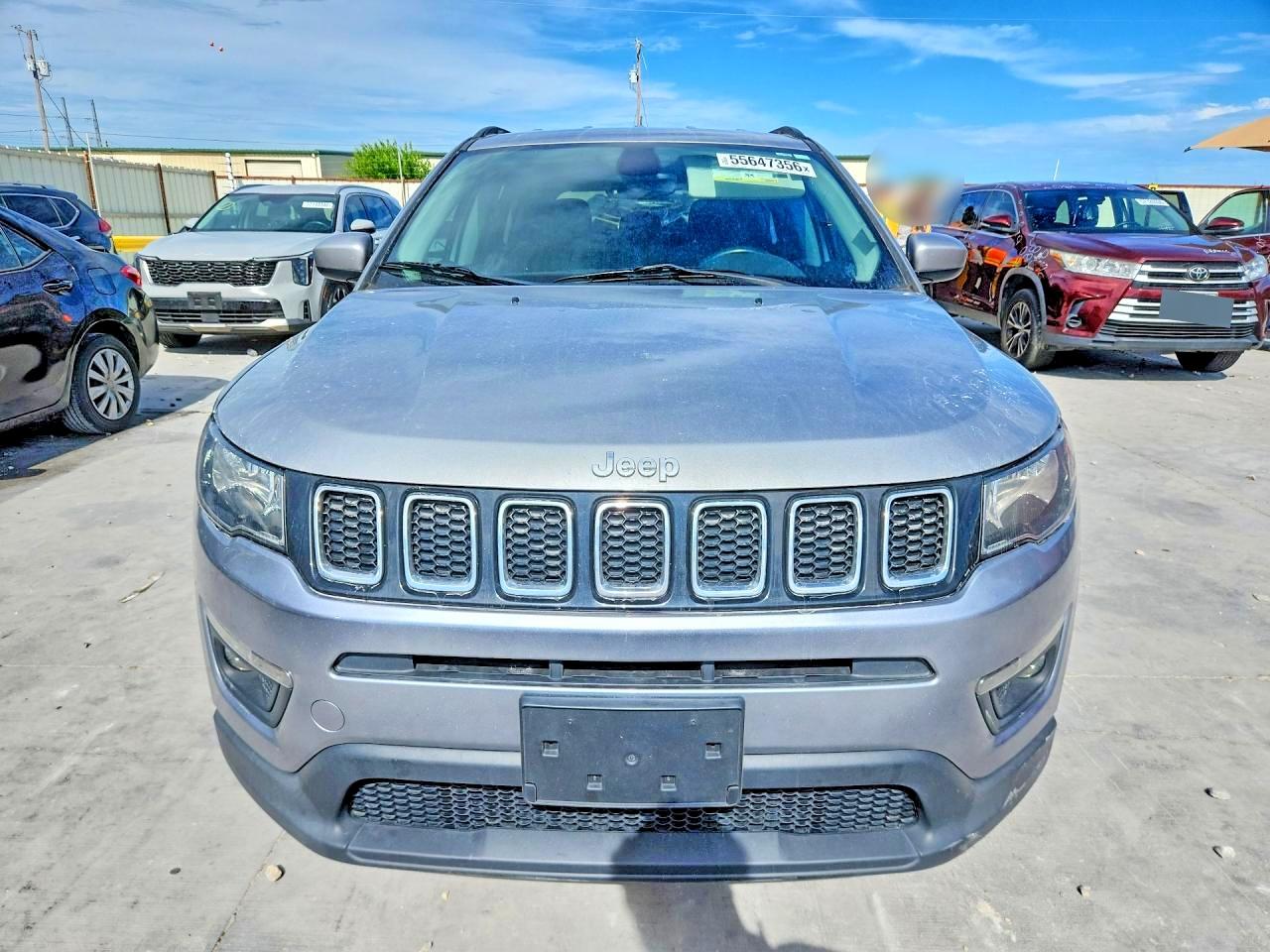 2017 Jeep Compass Latitude Silver vin: 3C4NJCBB9HT632903
