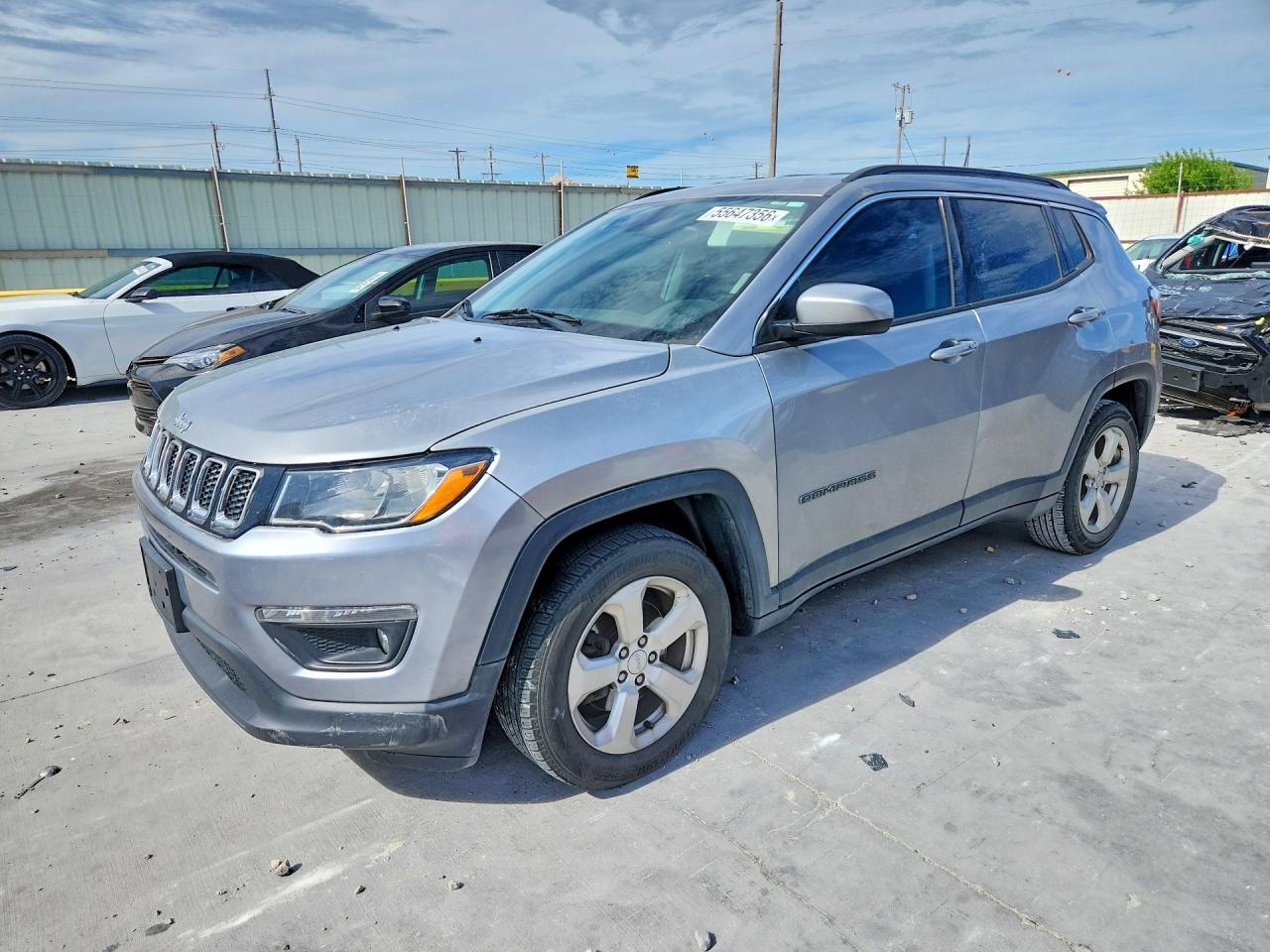 2017 Jeep Compass Latitude Silver vin: 3C4NJCBB9HT632903