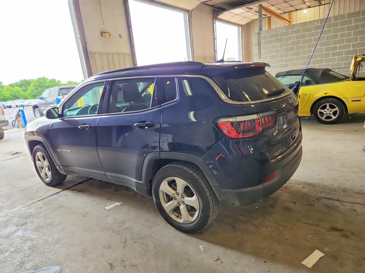 2018 Jeep Compass Latitude Blue vin: 3C4NJCBB9JT425112