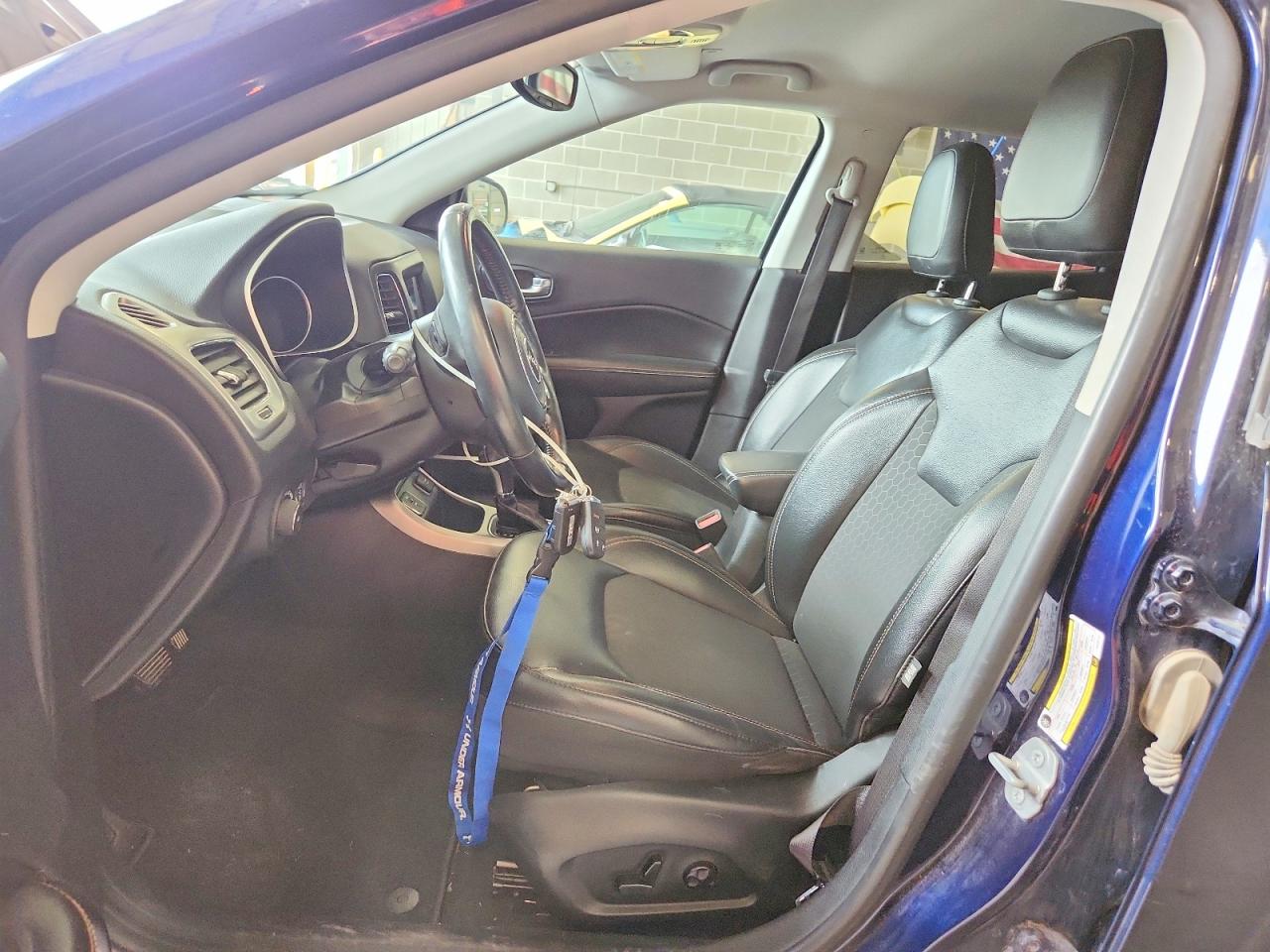 2018 Jeep Compass Latitude Blue vin: 3C4NJCBB9JT425112