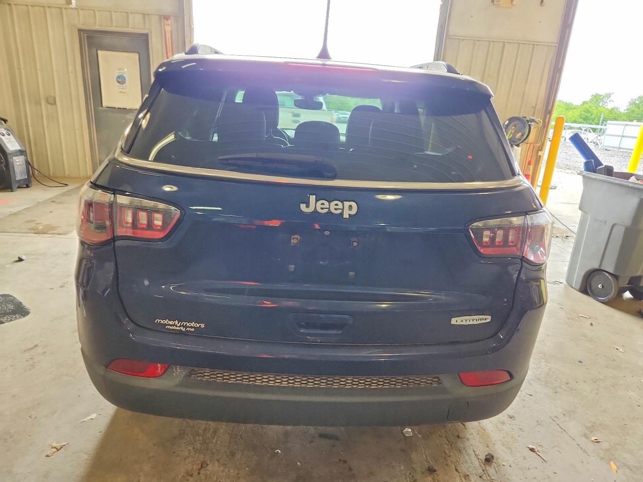 2018 Jeep Compass Latitude Blue vin: 3C4NJCBB9JT425112