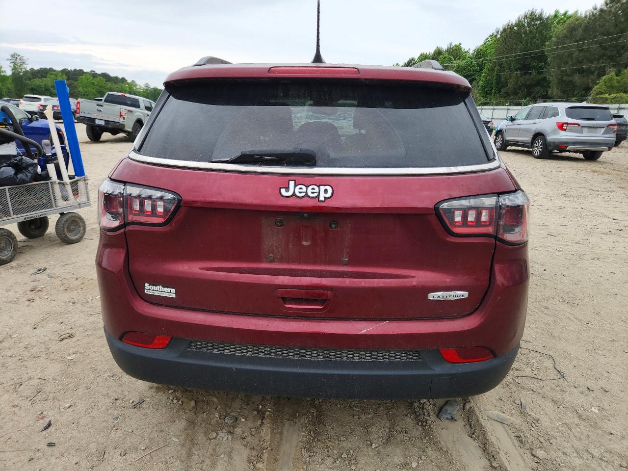 2022 Jeep Compass Latitude Maroon vin: 3C4NJCBB9NT103382