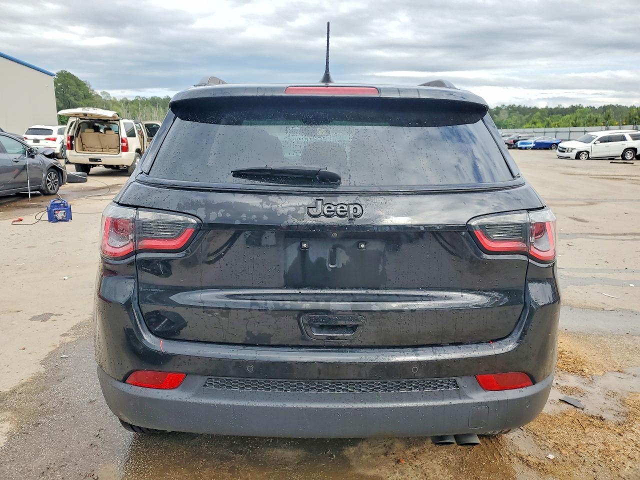 2019 Jeep Compass Latitude Черный vin: 3C4NJCBBXKT663777