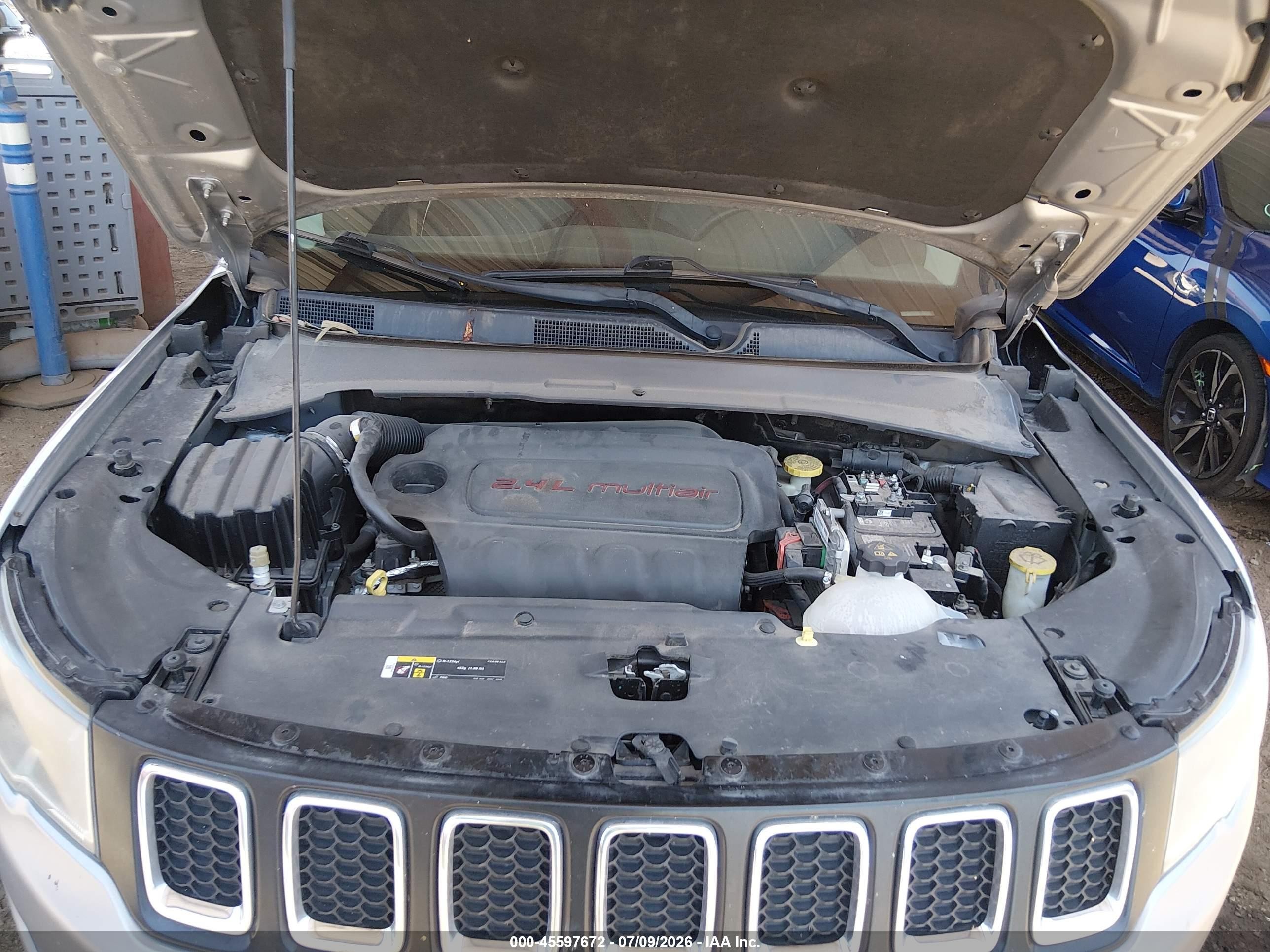 2019 Jeep Compass Latitude Fwd Silver vin: 3C4NJCBBXKT788813
