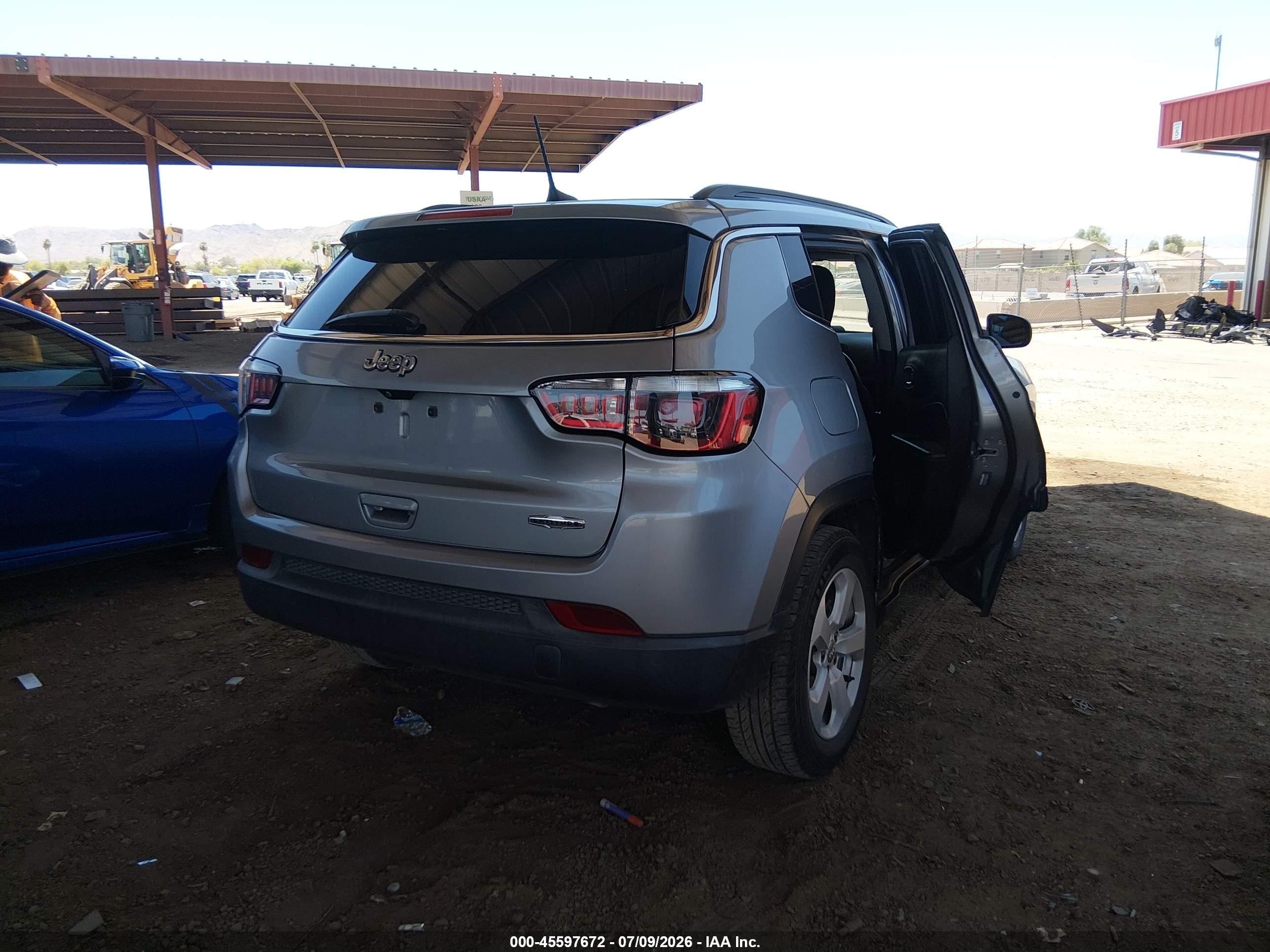 2019 Jeep Compass Latitude Fwd Silver vin: 3C4NJCBBXKT788813