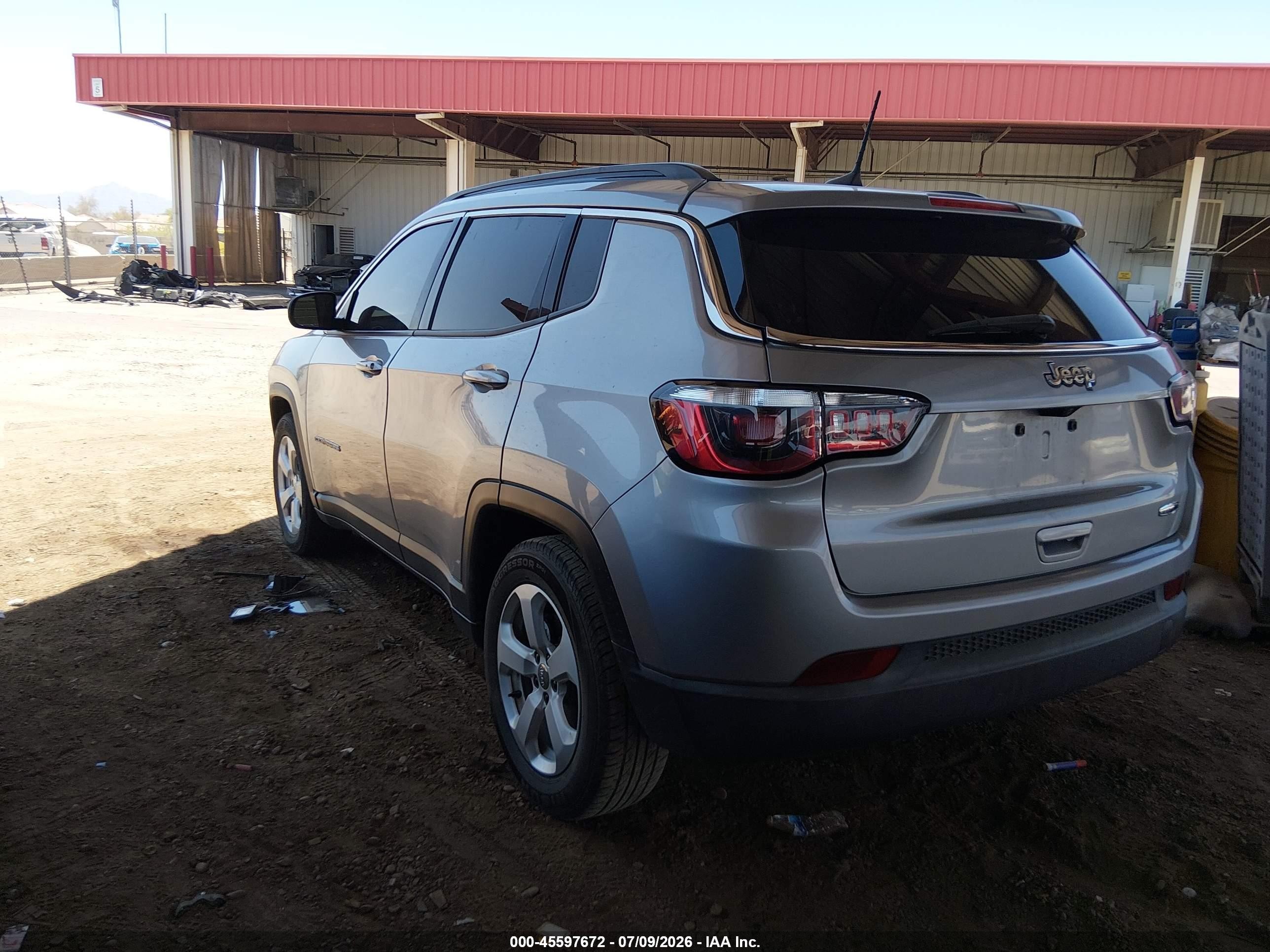 2019 Jeep Compass Latitude Fwd Silver vin: 3C4NJCBBXKT788813
